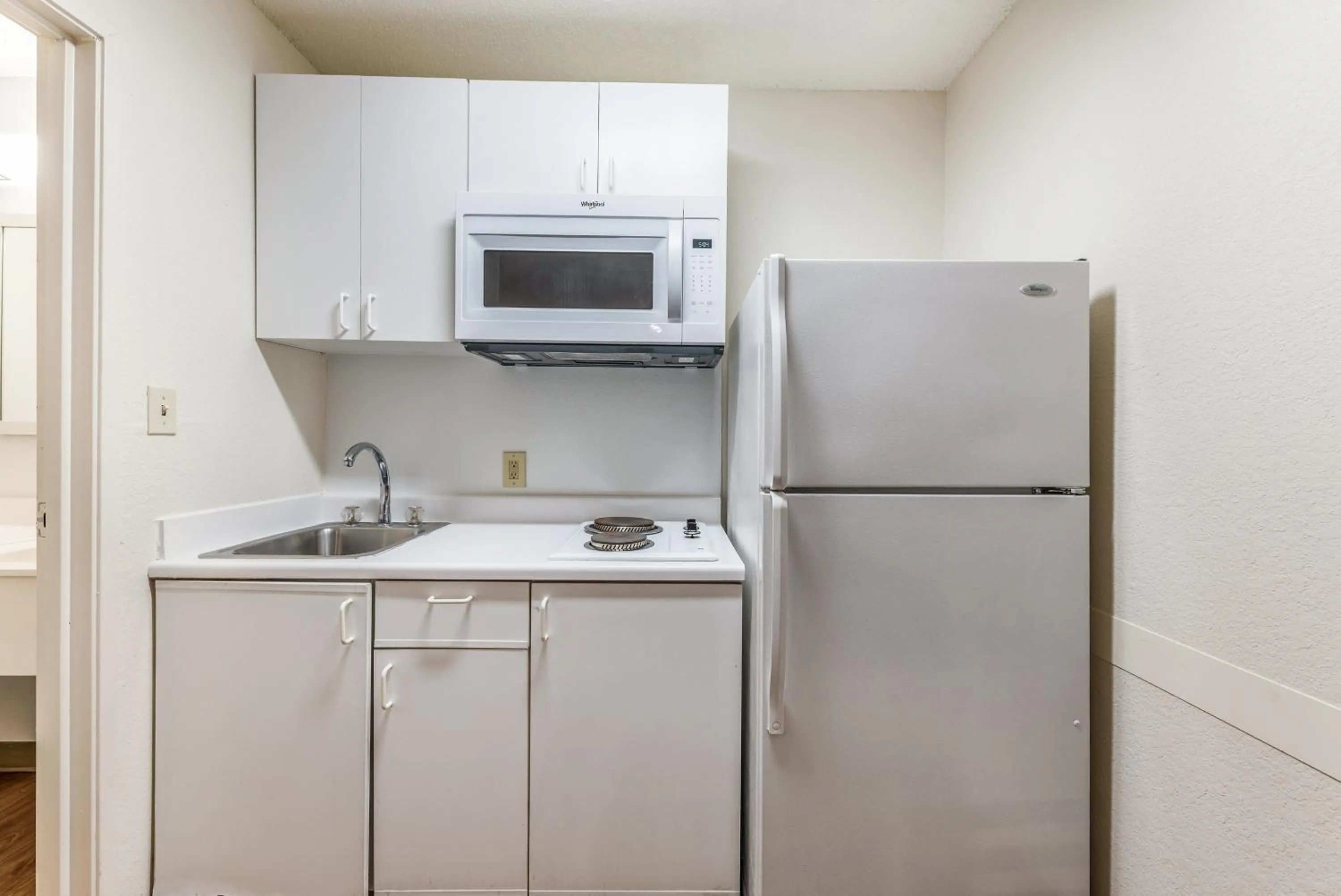 Studio Room with Two Double Beds Non-Smoking in HomeTowne by Red Roof Studios Cincinnati - Sharonville