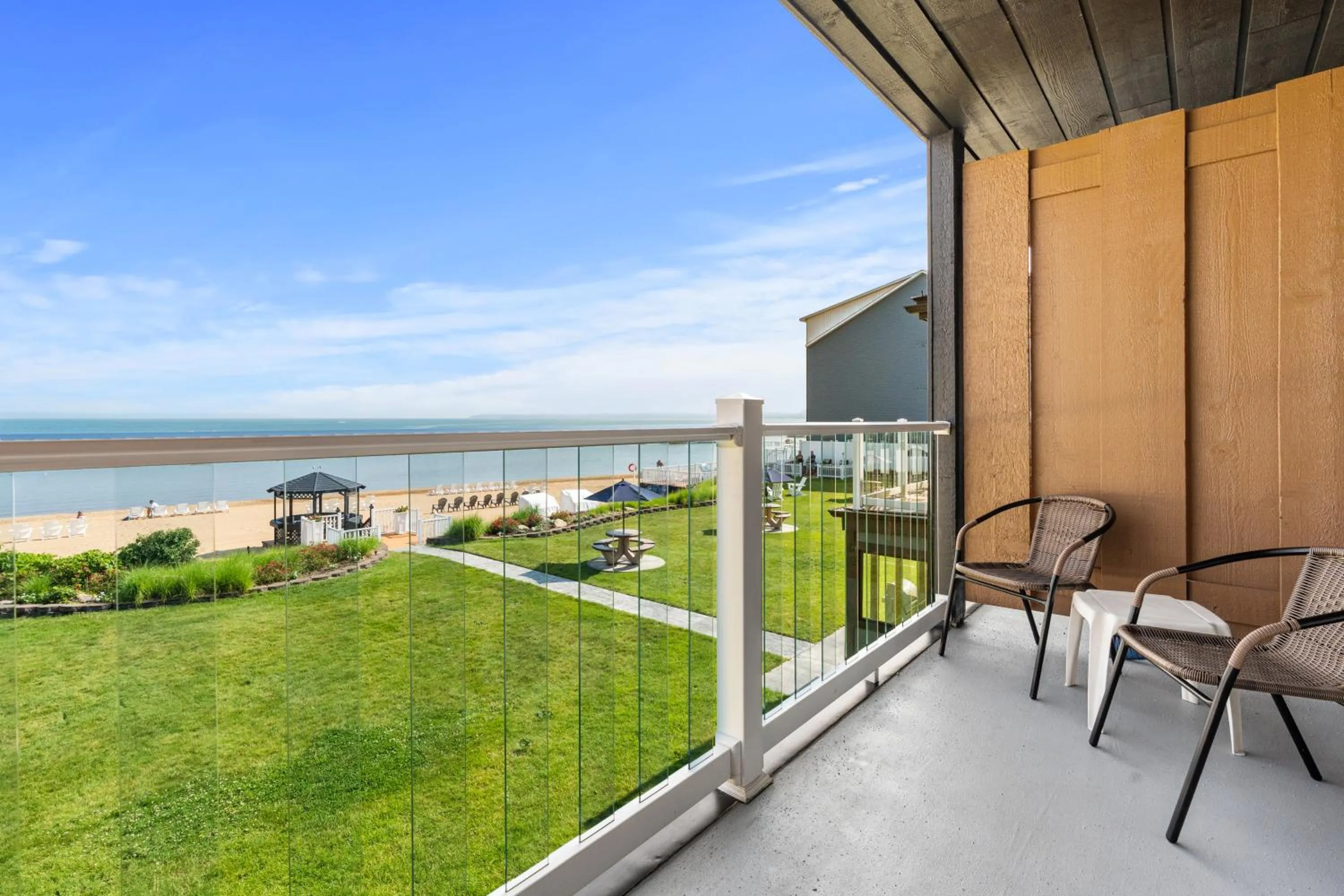 Queen Room with Two Queen Beds in The Beach Haus - Traverse City