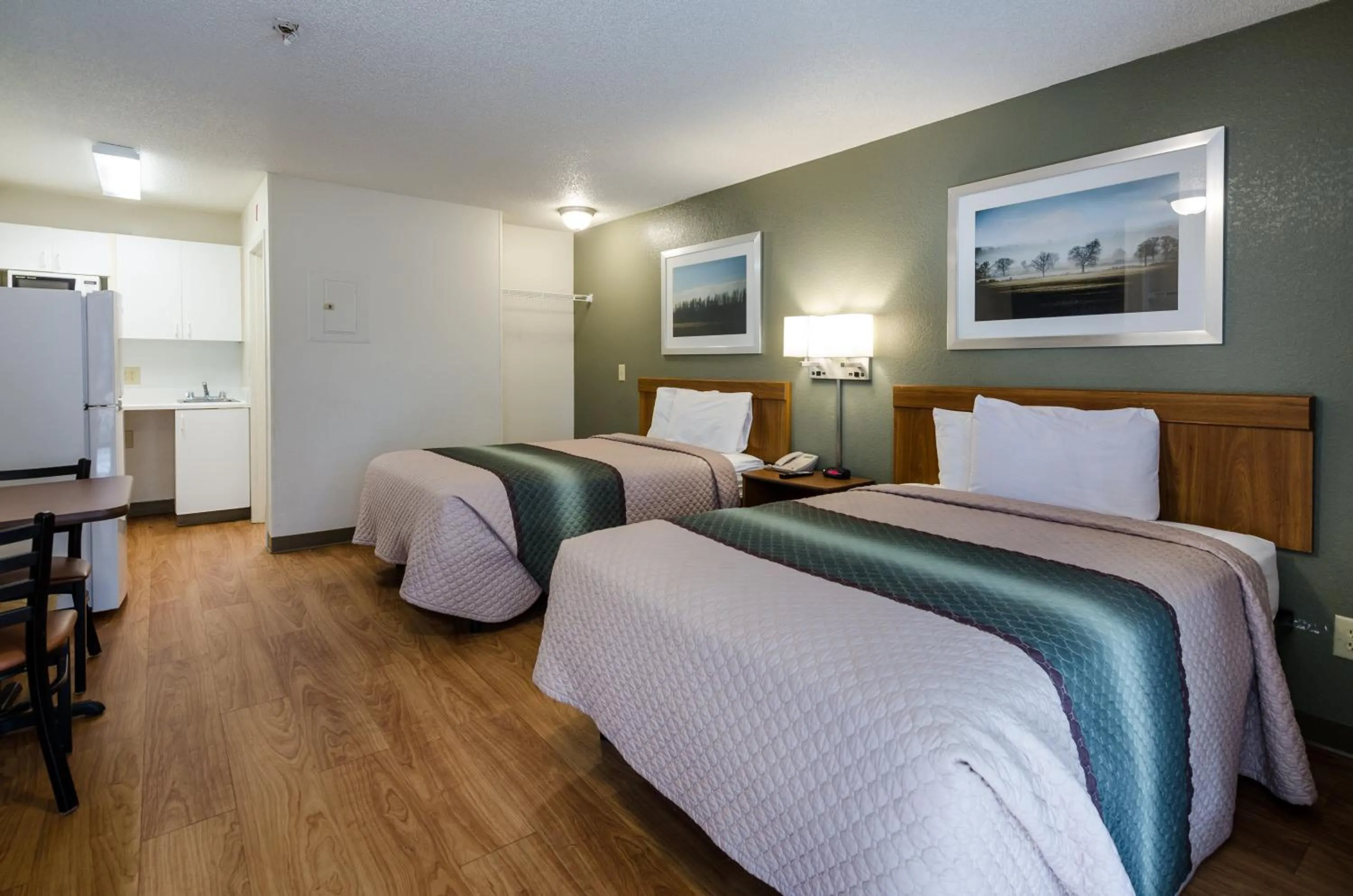 Studio Room with Two Double Beds Non-Smoking in HomeTowne Studios by Red Roof Winston-Salem - University Pkwy