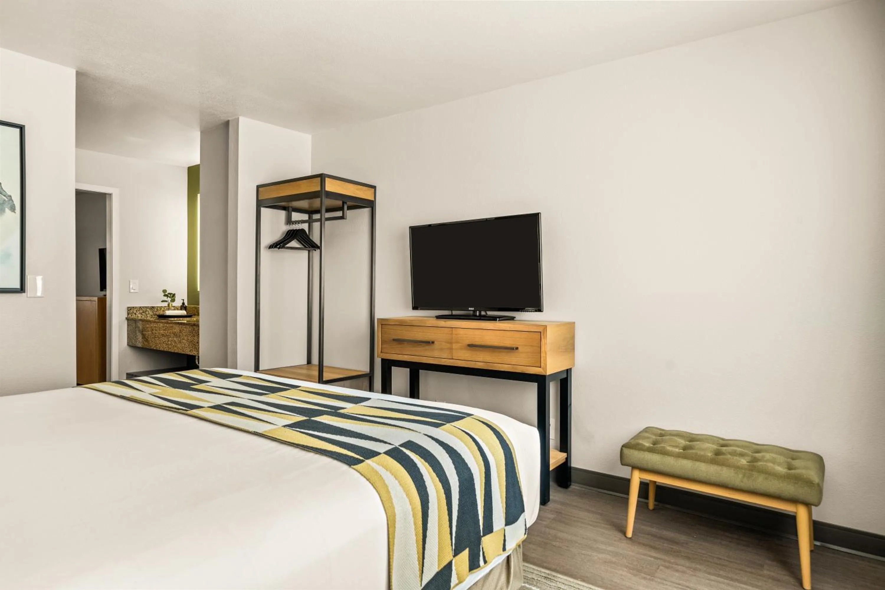 Executive King Deluxe in Oxford Suites Redding