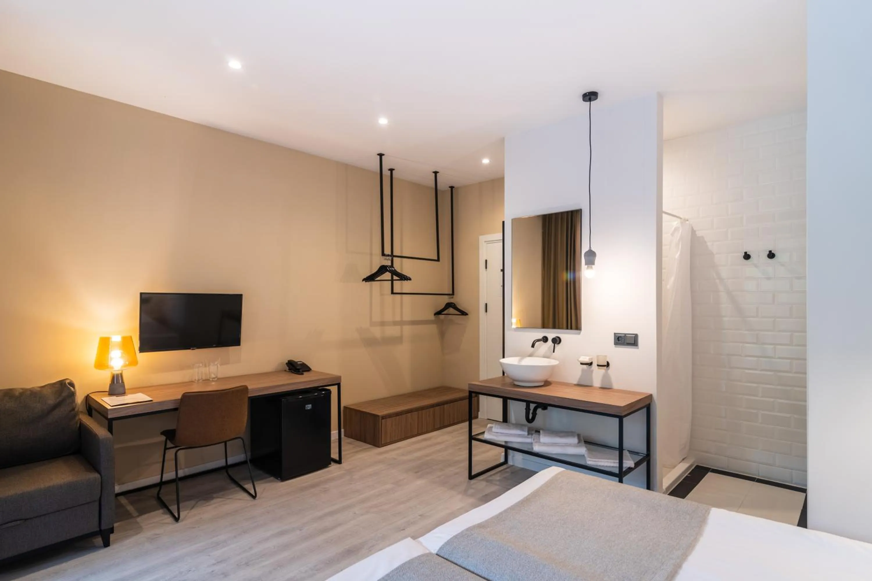 Standard Double or Twin Room - single occupancy in Primorski Hotel