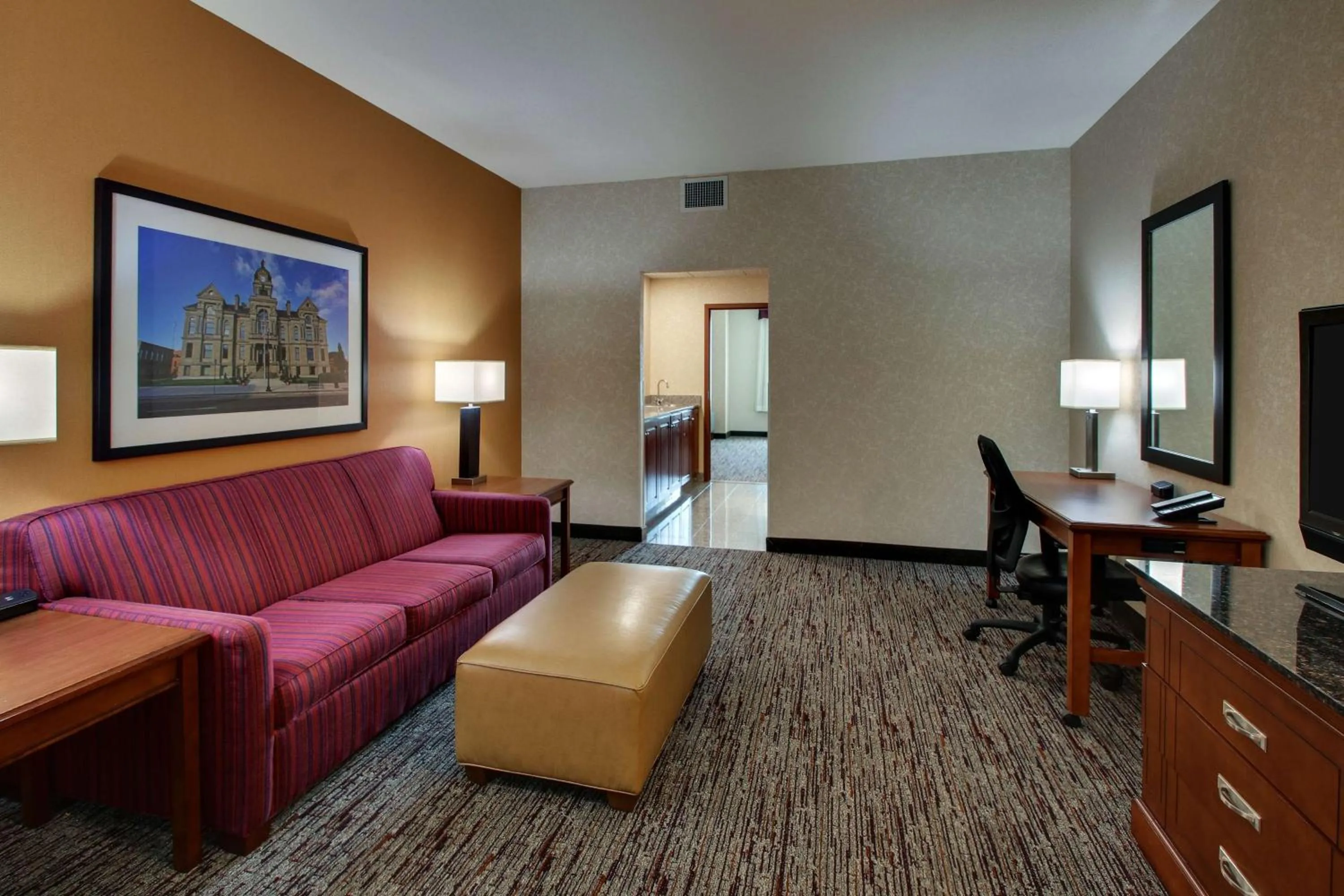 Queen Suite with Two Queen Beds and Sofa Bed - High Floor in Drury Inn & Suites Findlay