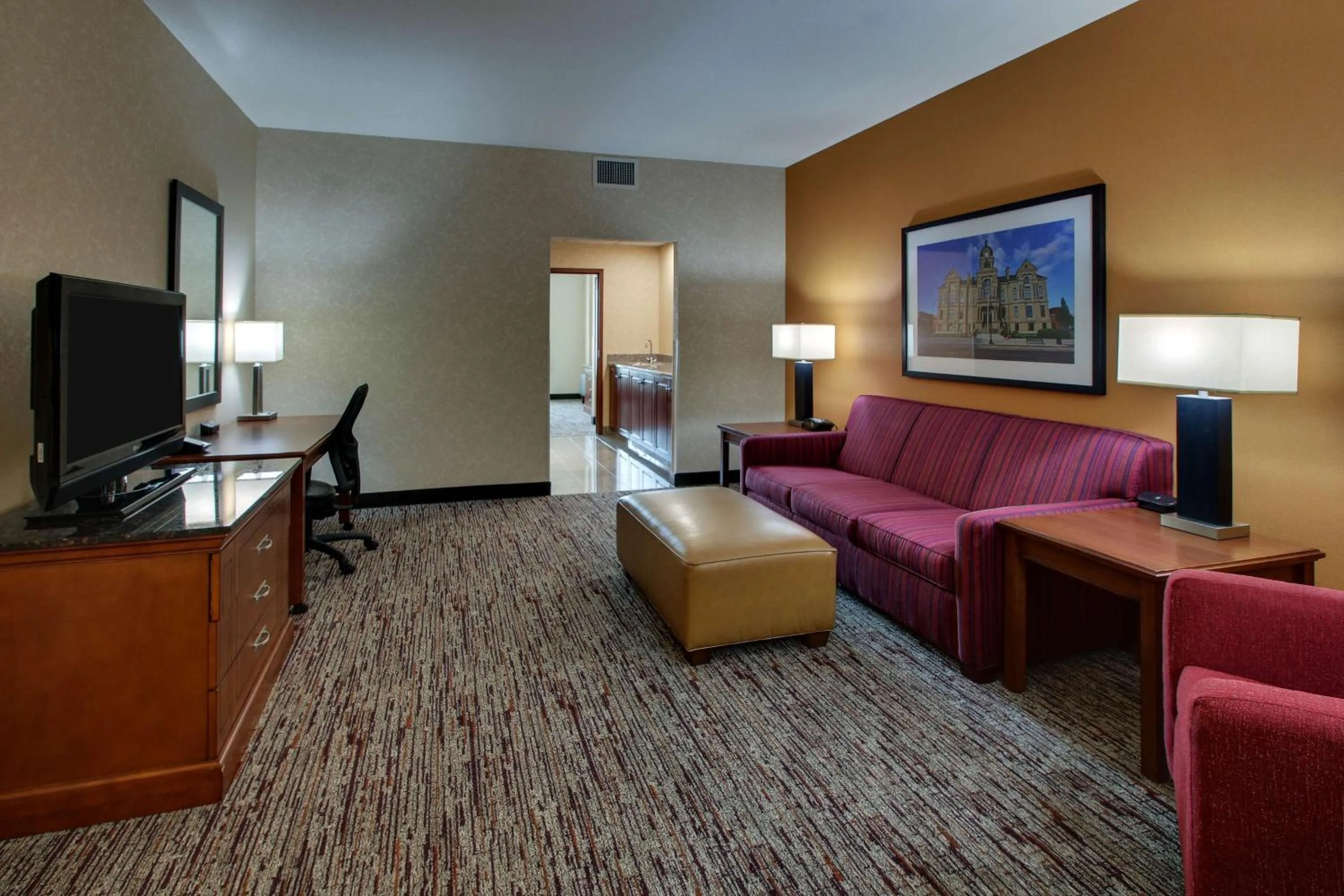 King Suite with Sofa Bed in Drury Inn & Suites Findlay