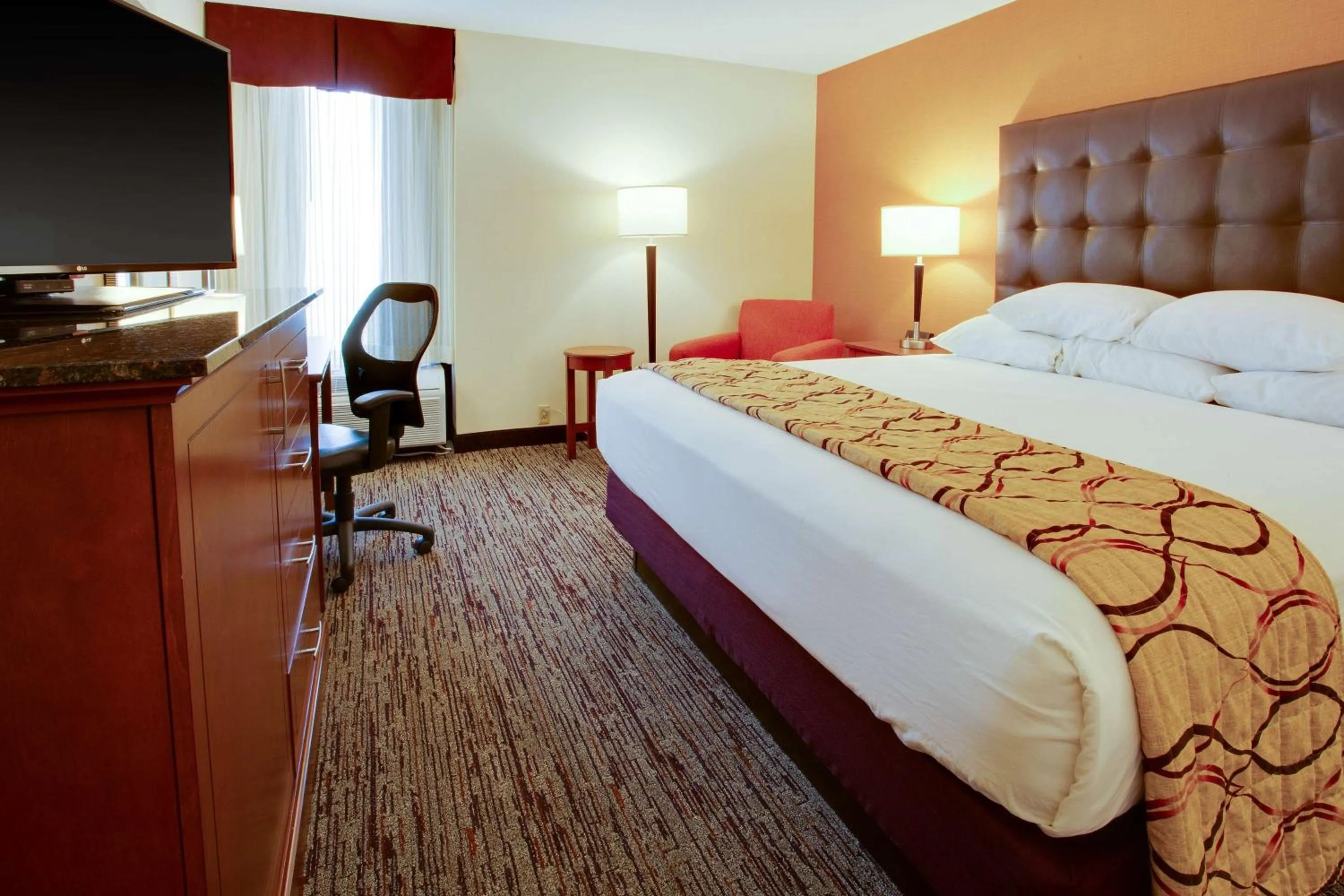 Deluxe King Room in Drury Inn & Suites Terre Haute