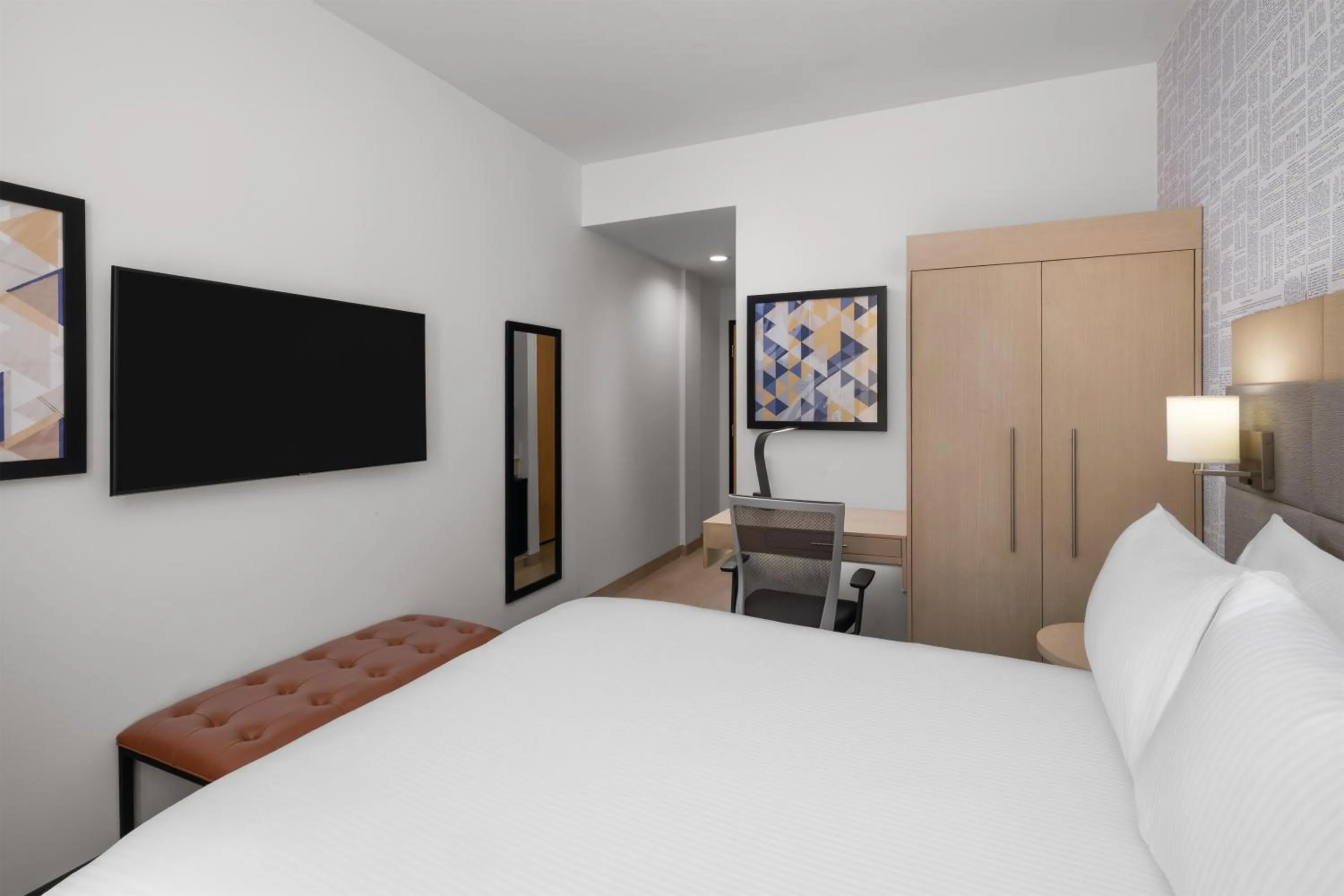 Queen Room - Ground Floor/Non-Smoking in Aiden by Best Western Berkeley