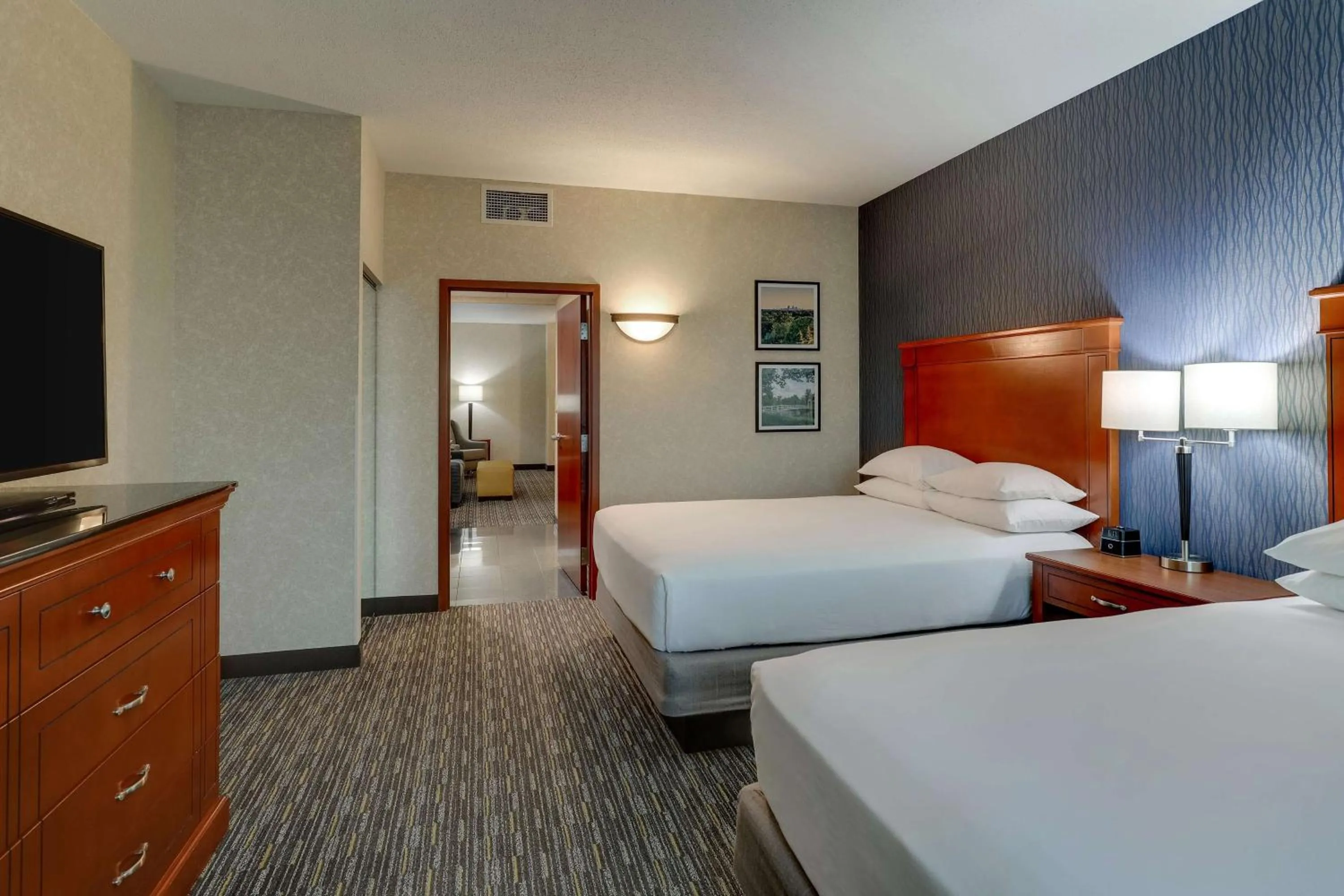 Superior Queen Suite with Two Queen Beds in Drury Inn & Suites St. Louis Arnold