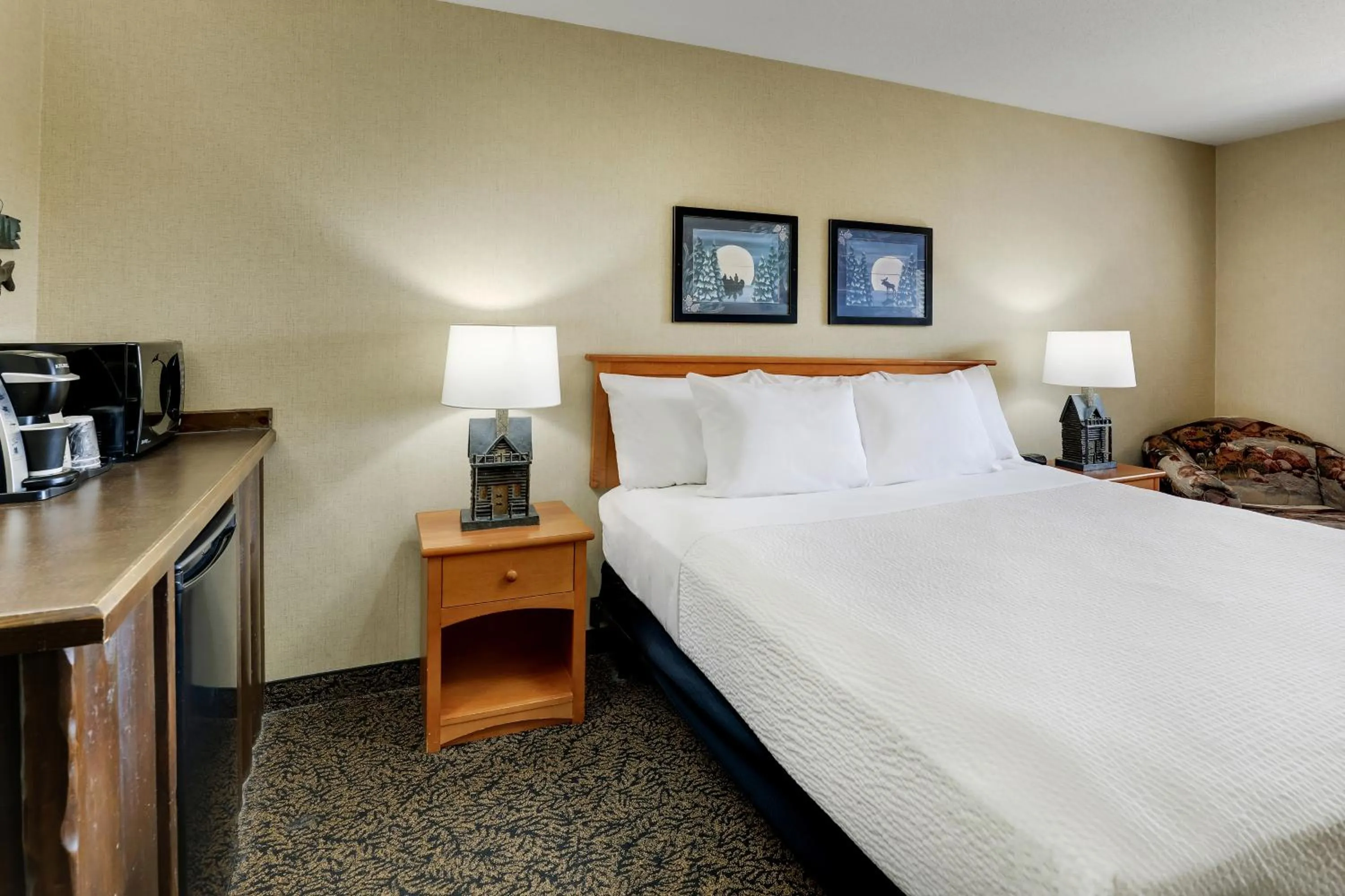 Deluxe King Room in Stoney Creek Hotel La Crosse - Onalaska
