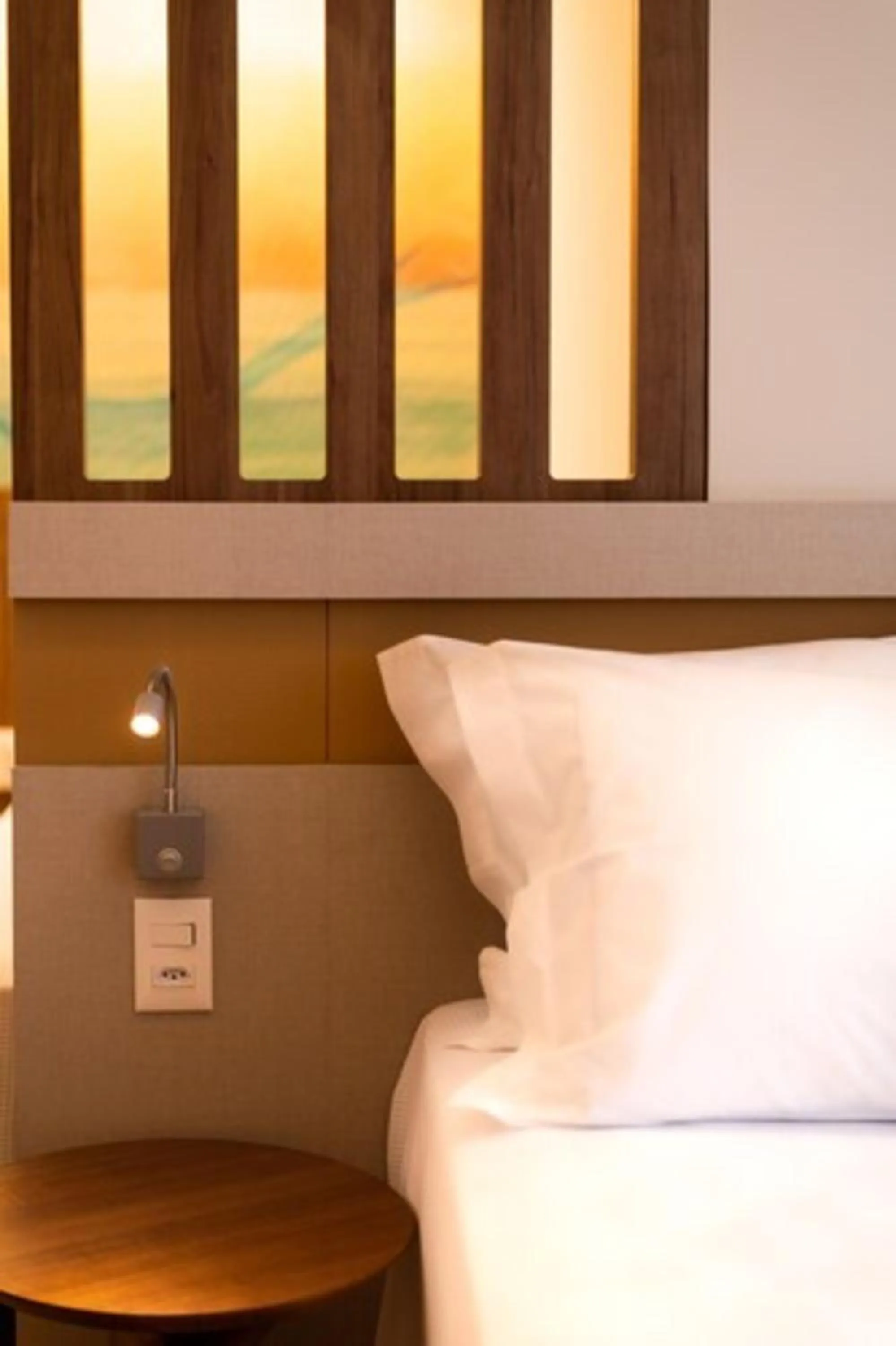 Standard PwD Disability Access - single occupancy - 1 Queen Bed in Intercity Portofino Florianópolis