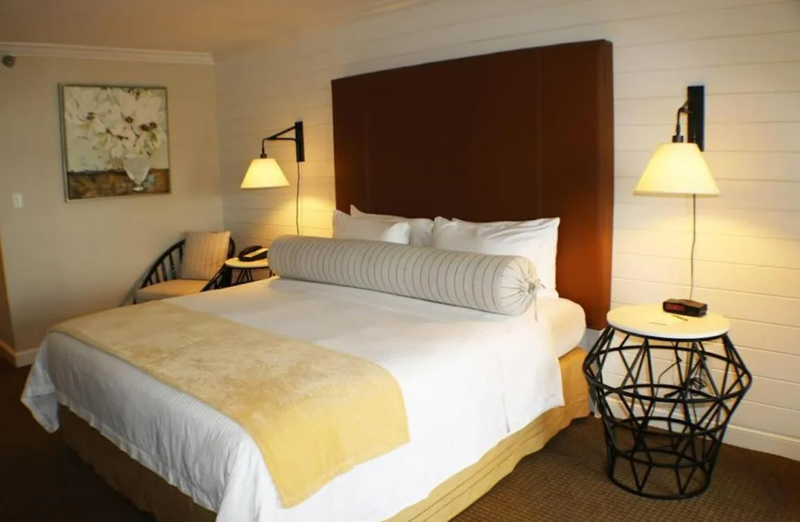 King Room in Inn on the Lakes