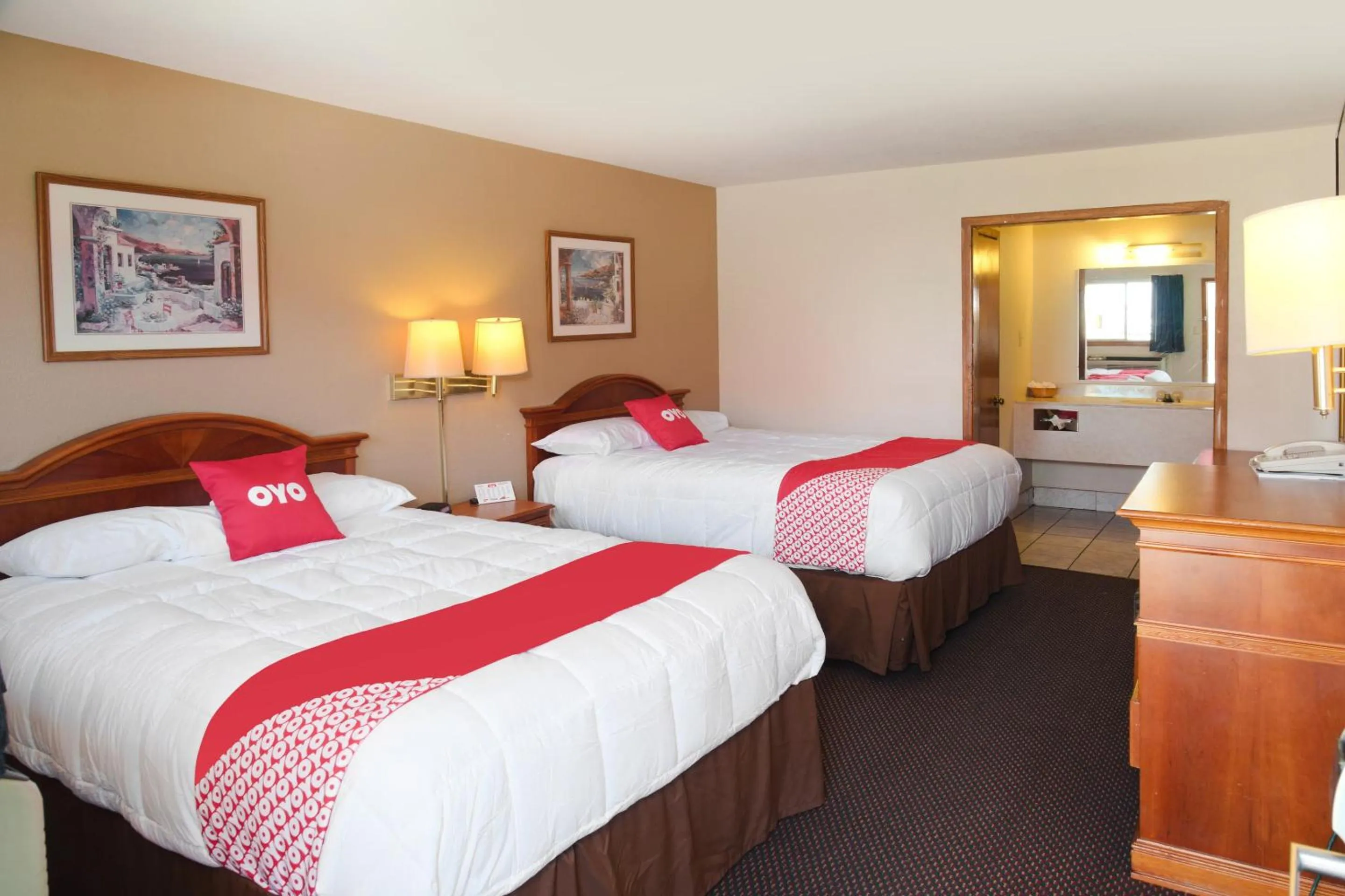 Queen Room with Two Queen Beds in OYO Hotel Guymon OK US-54