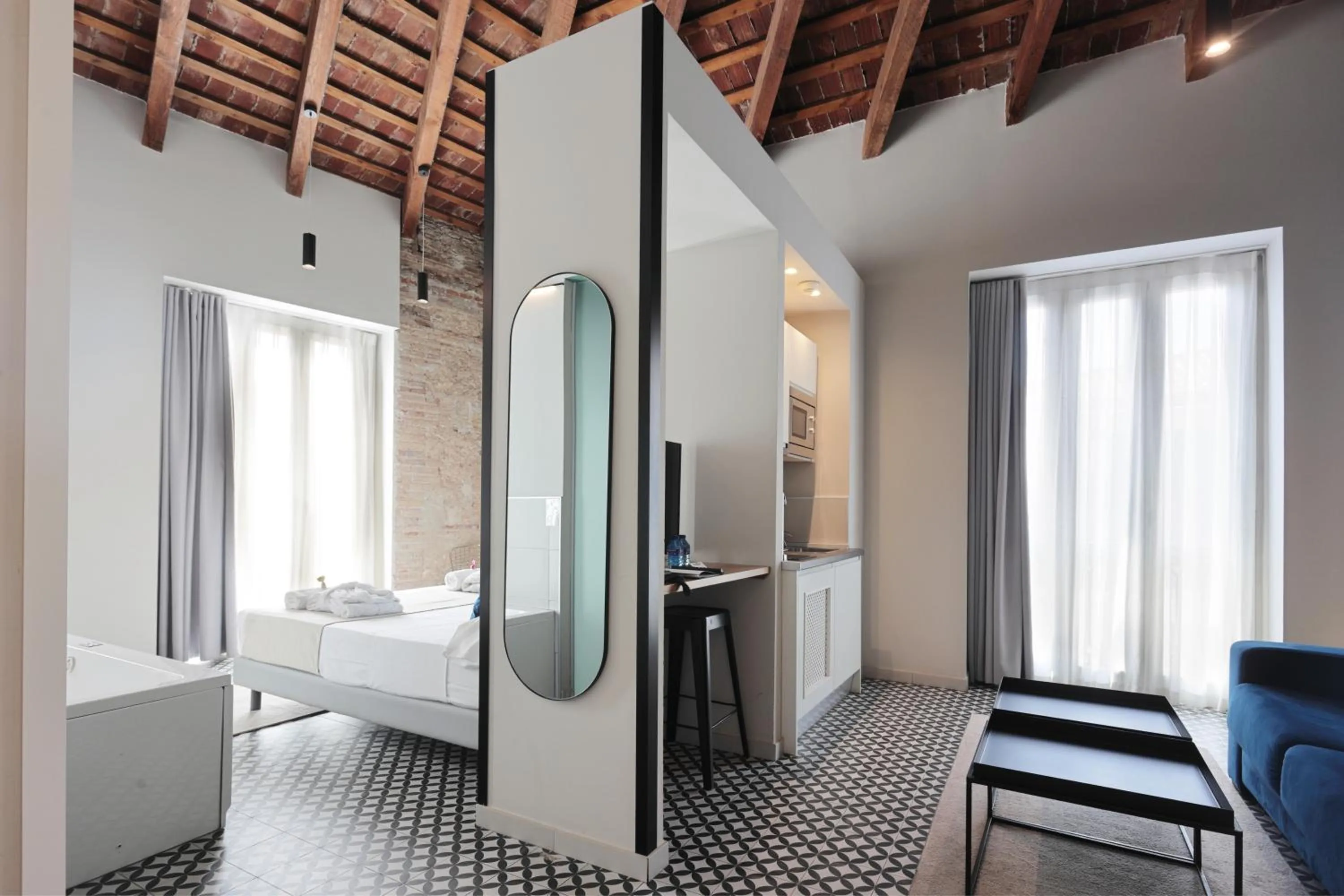 Suite with Hot Tub in YOU & CO. Quart Boutique