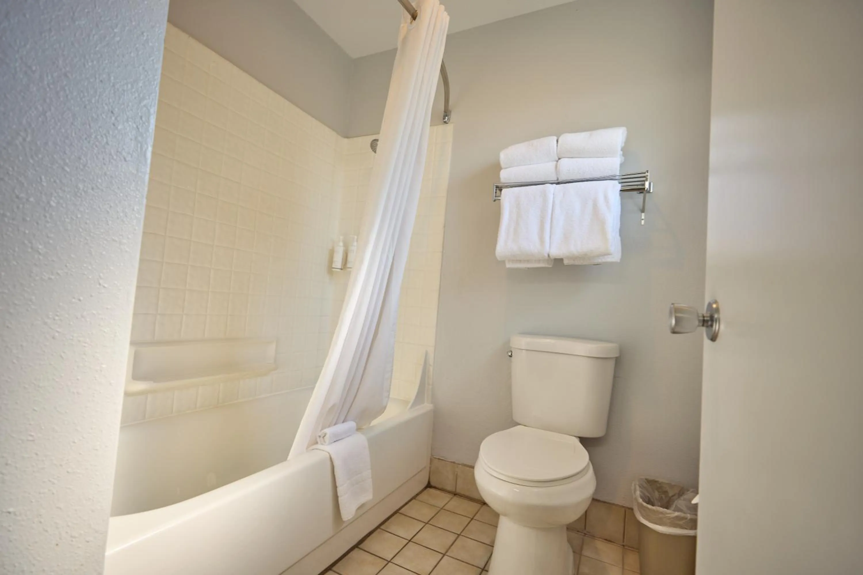 King Room in Cimarron Inn Klamath Falls