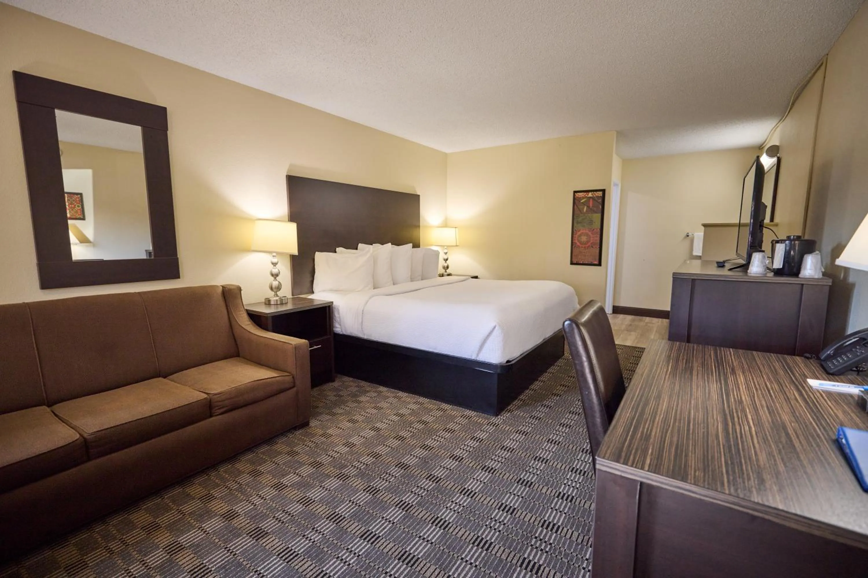 Deluxe King Room in Cimarron Inn Klamath Falls