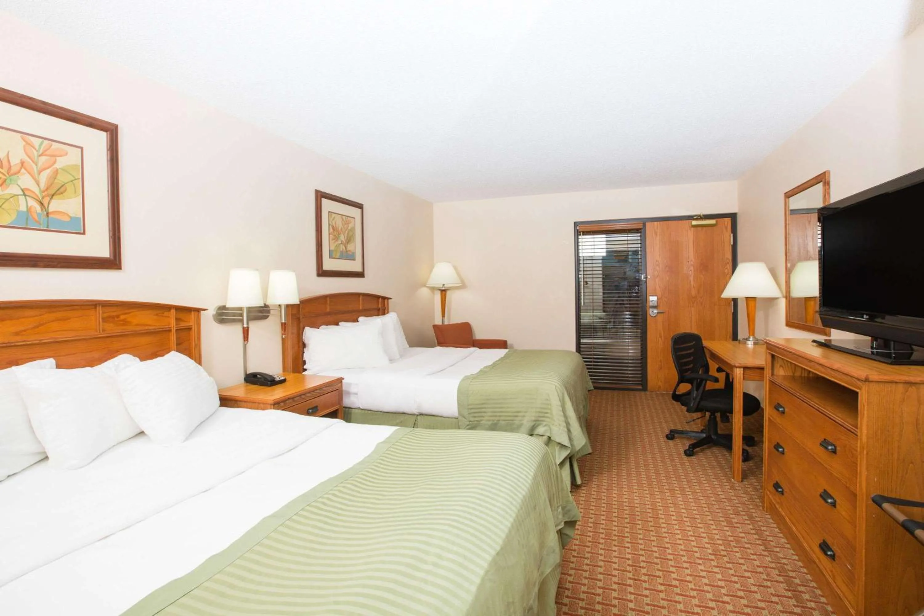 2 Queen Beds, Poolside, Non-Smoking in Ramada by Wyndham Des Moines Tropics Resort & Conference Ctr