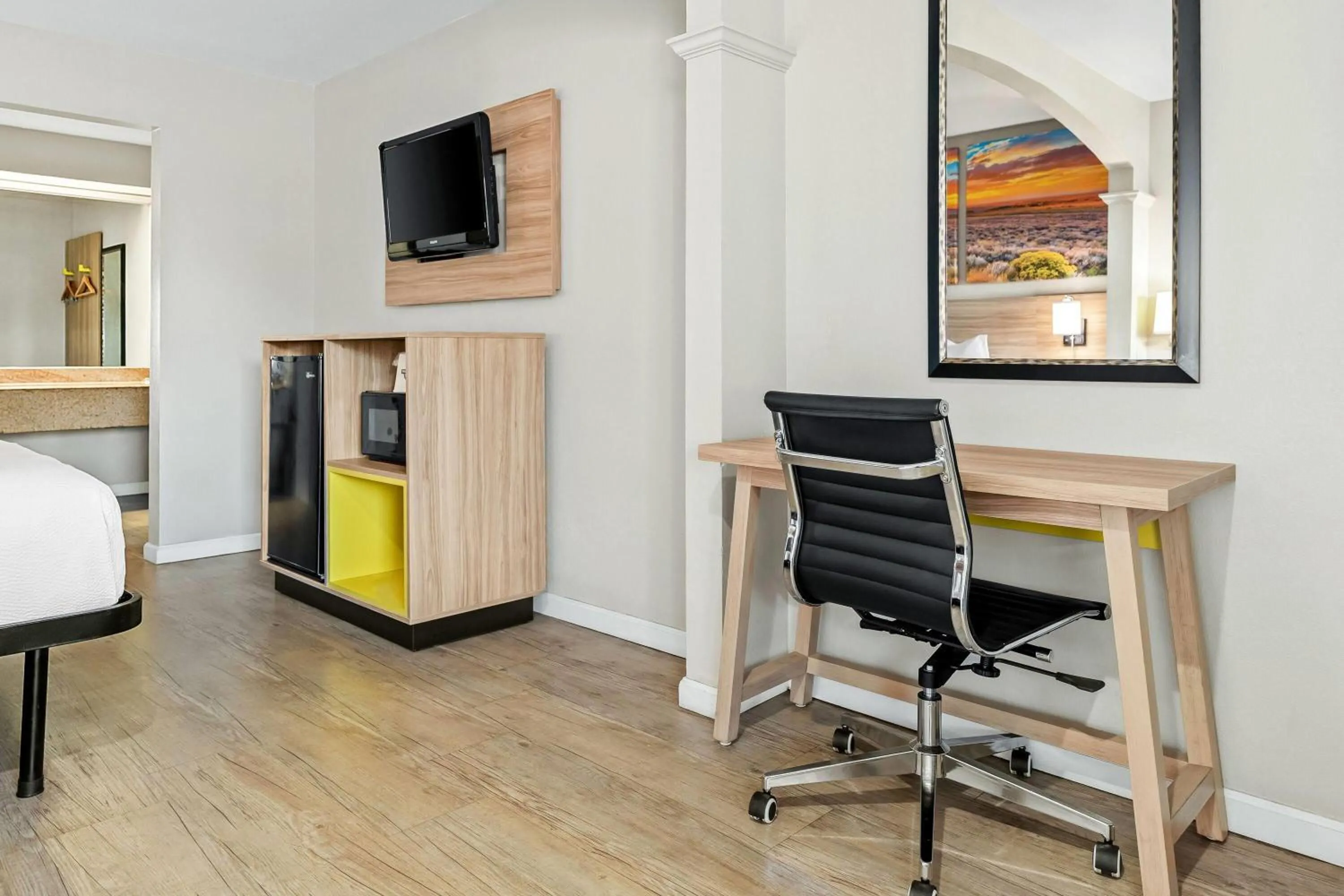 King Room - Non-Smoking in Days Inn by Wyndham Nacogdoches/SFA University/Downtown