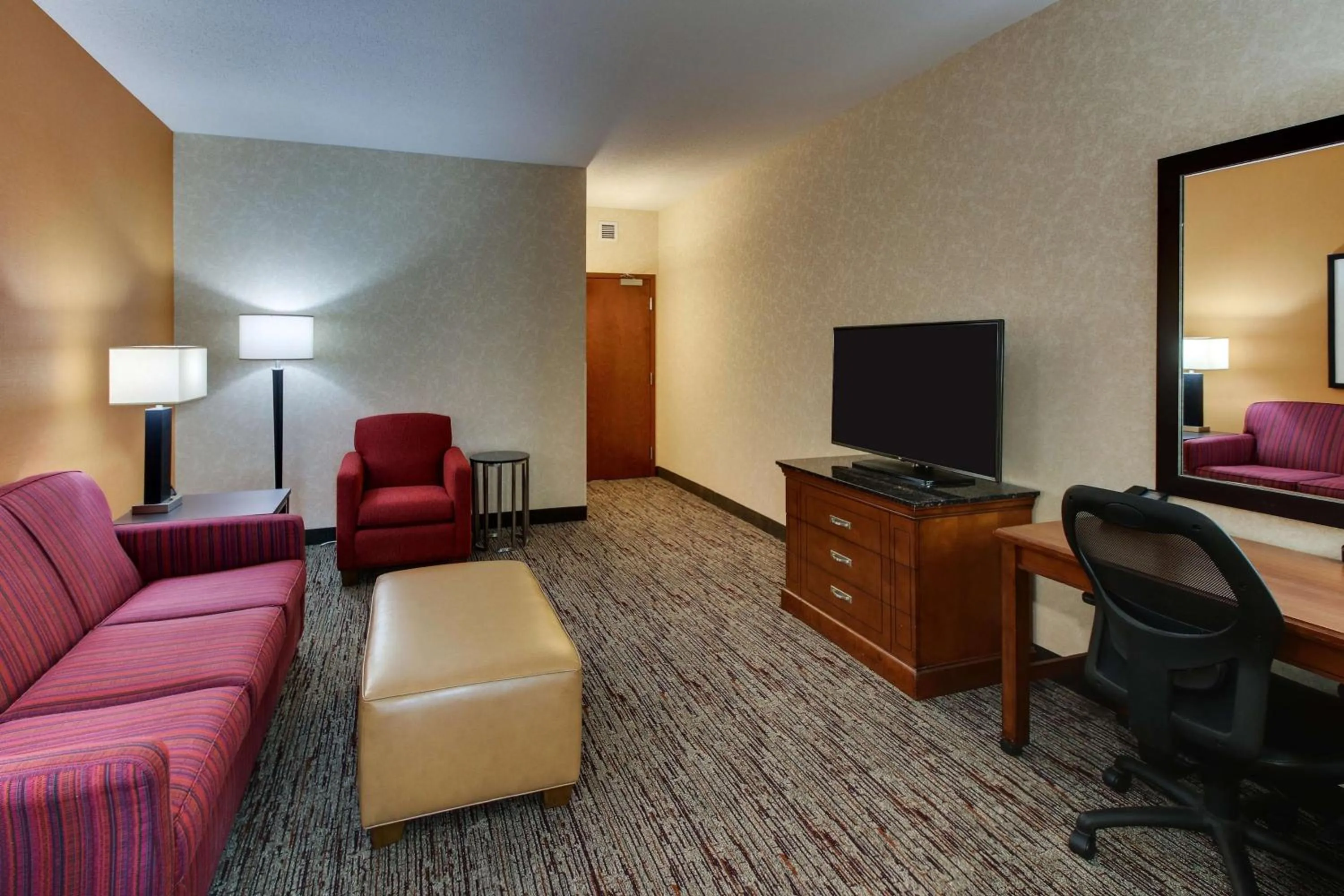 King Suite with Sofa Bed - Accessible, Tub in Drury Inn & Suites Meridian