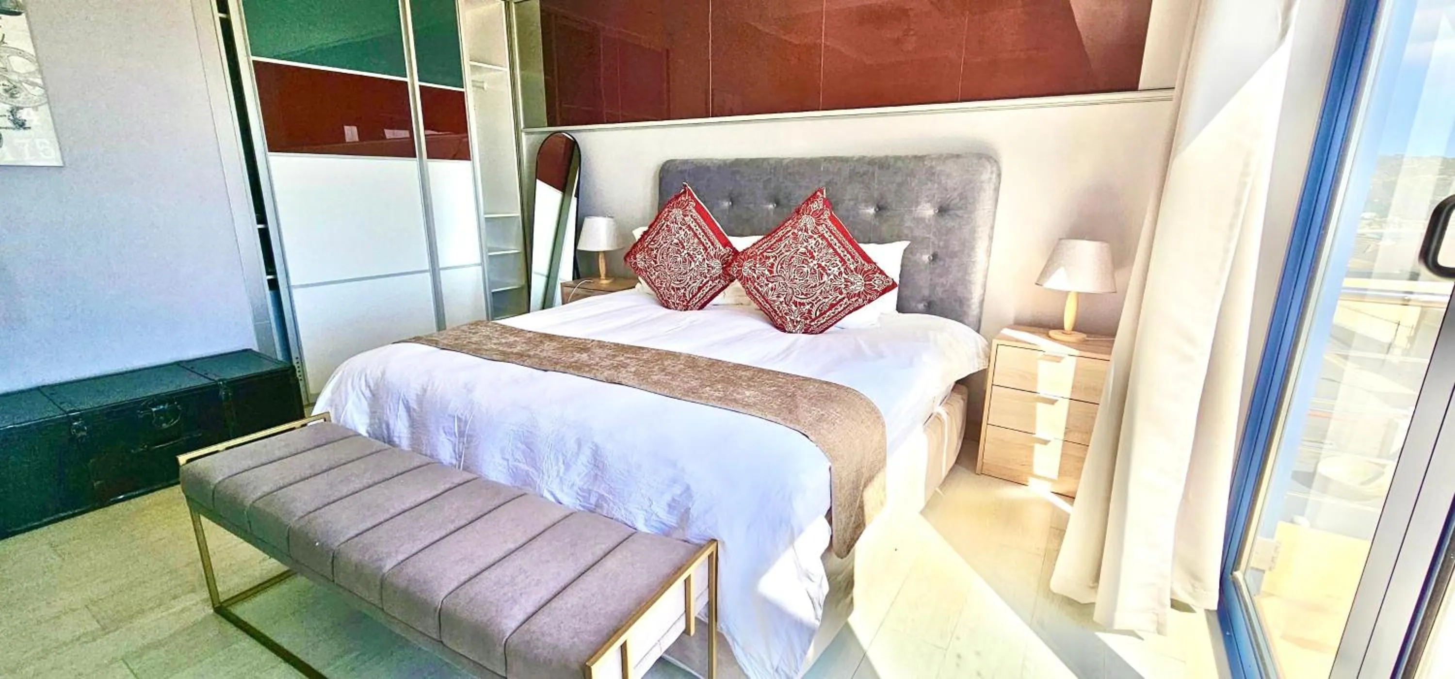 Deluxe King Suite in Magellans Hotel