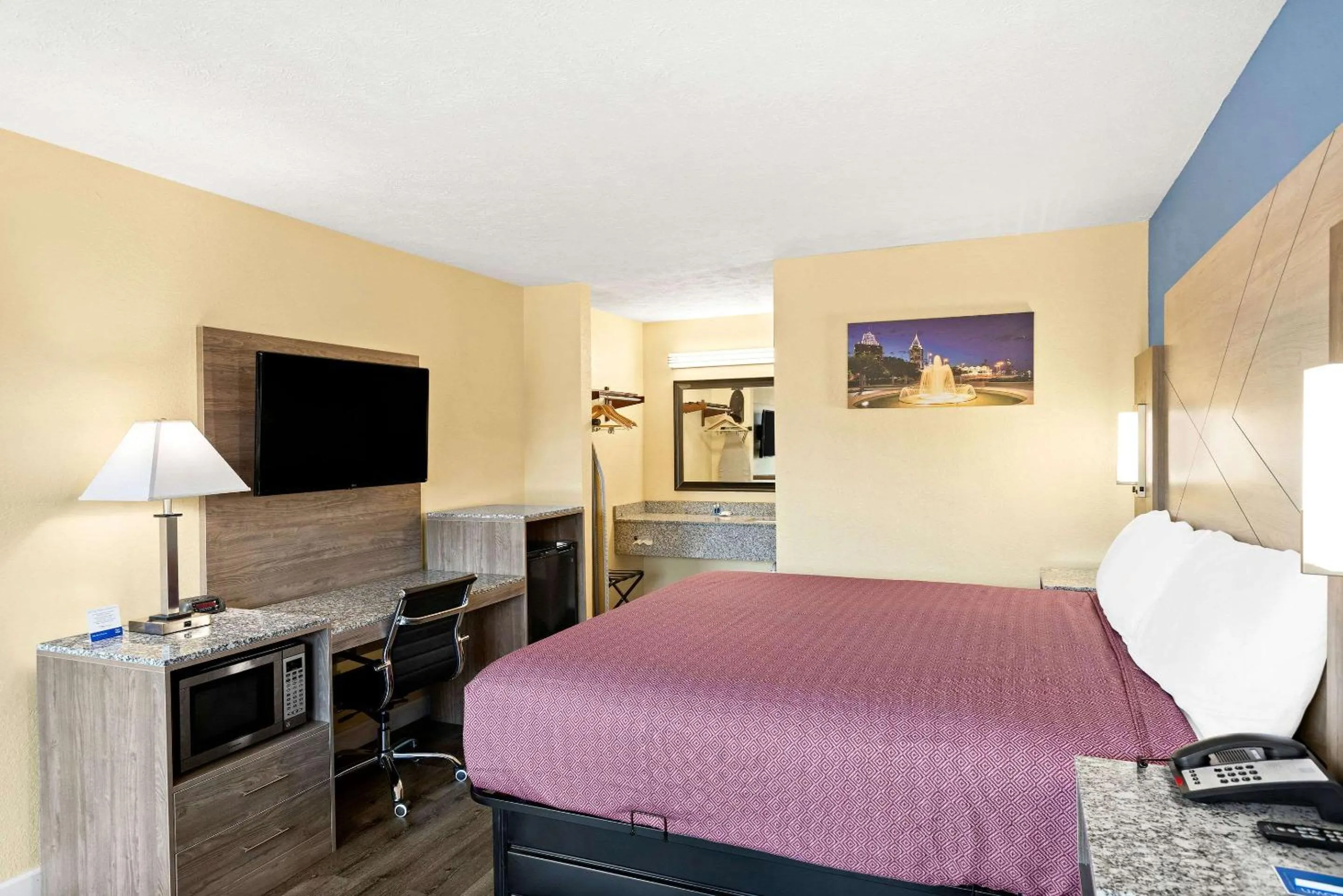 Standard King Room in Rodeway Inn Oxford