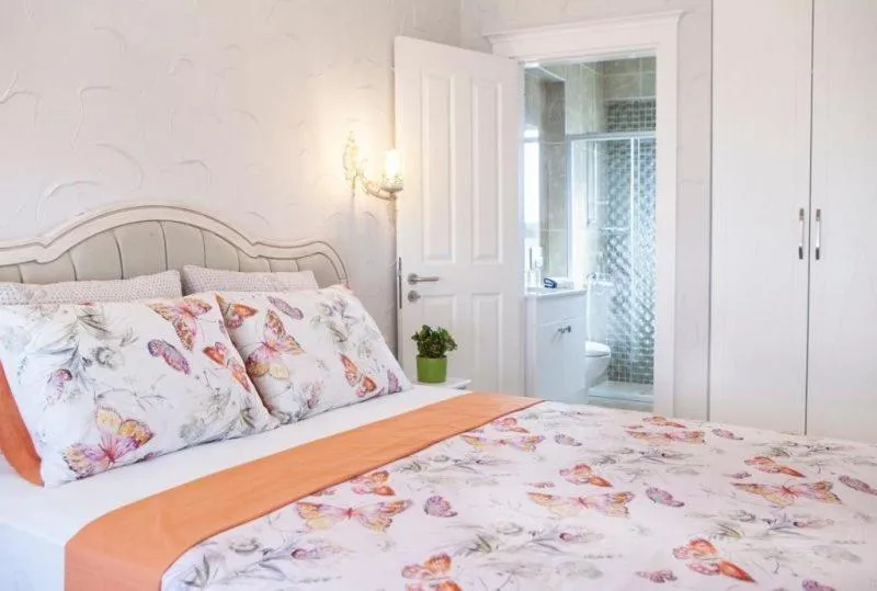 Deluxe Triple Room in Kybele Suites Alaçatı