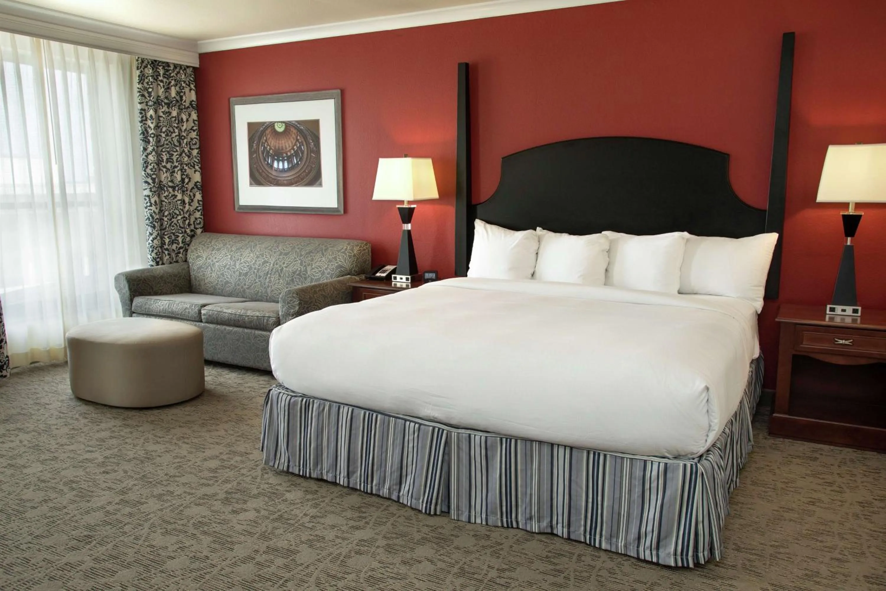 Deluxe King Room in President Abraham Lincoln - A Doubletree by Hilton Hotel