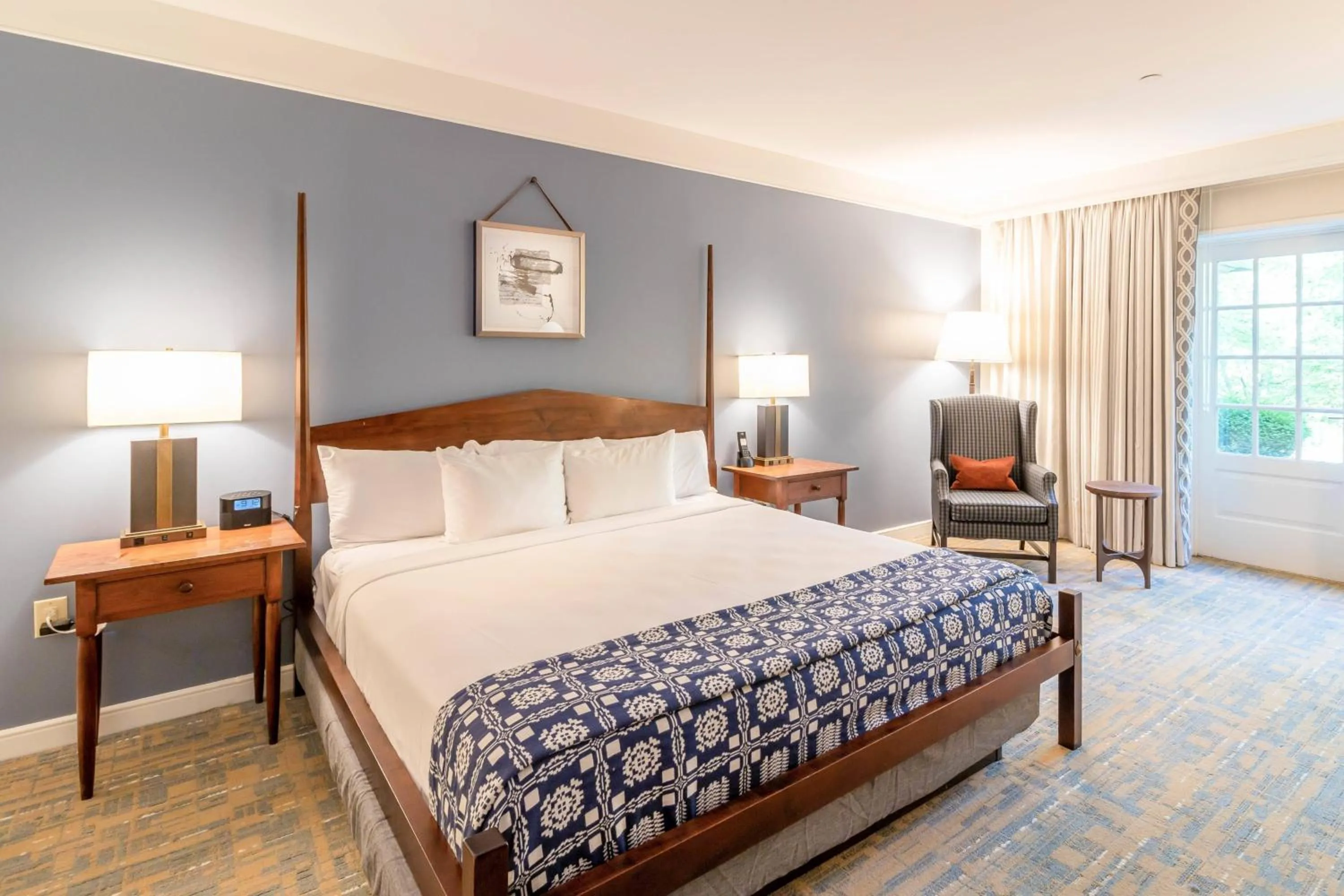 Deluxe King Room - single occupancy in Williamsburg Lodge, Autograph Collection