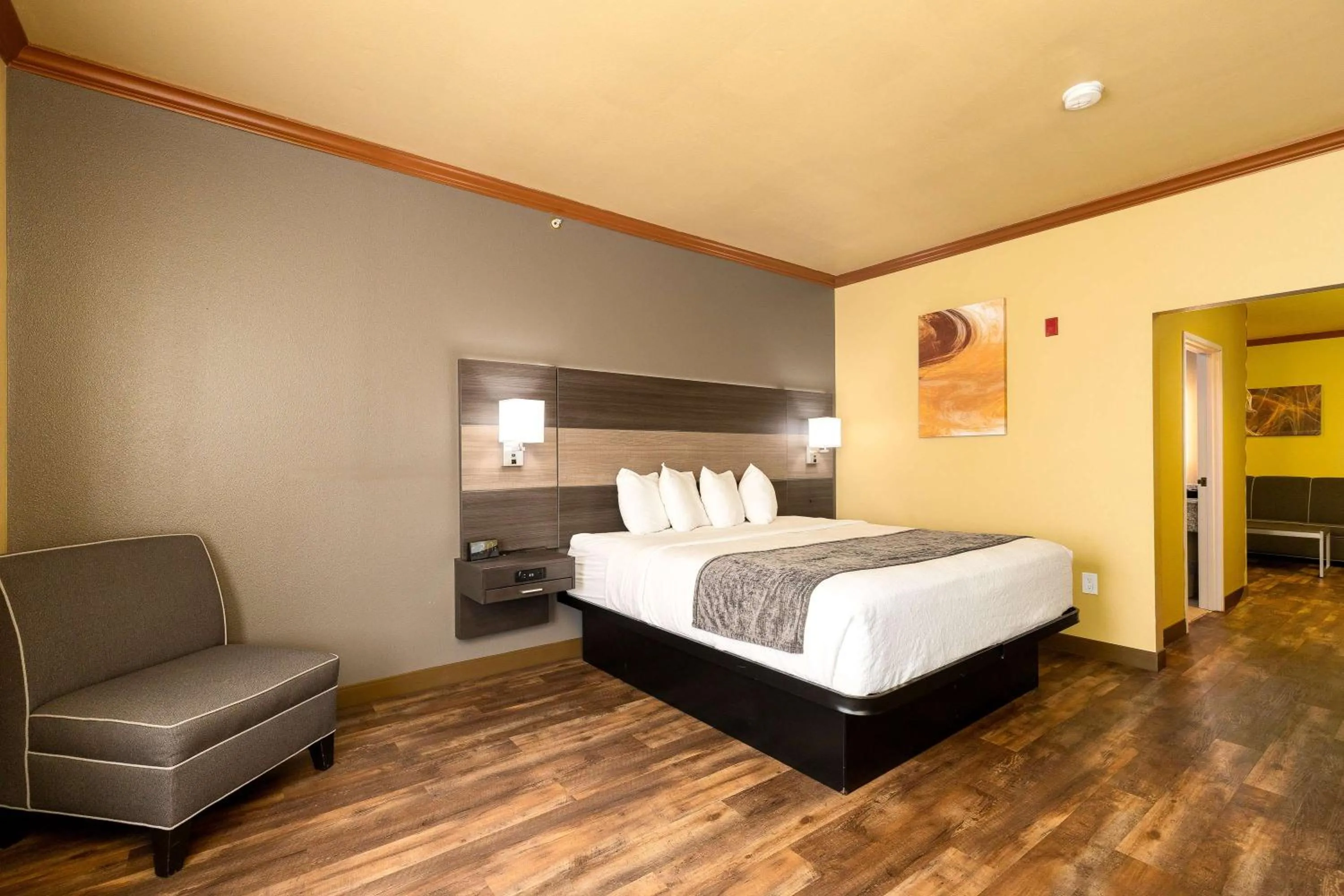 King Suite in Best Western Plus Portland