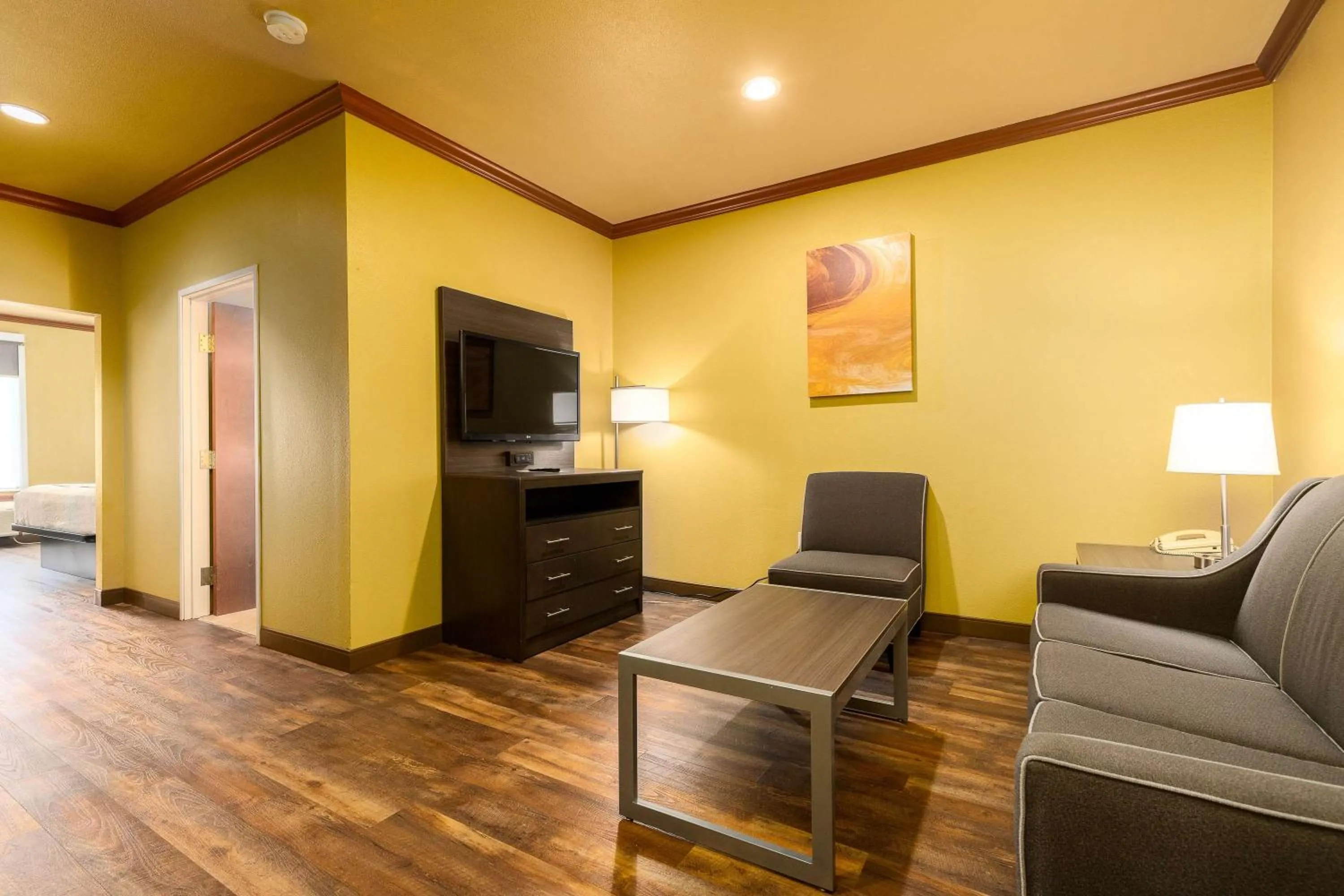 King Suite with Roll-in Shower in Best Western Plus Portland