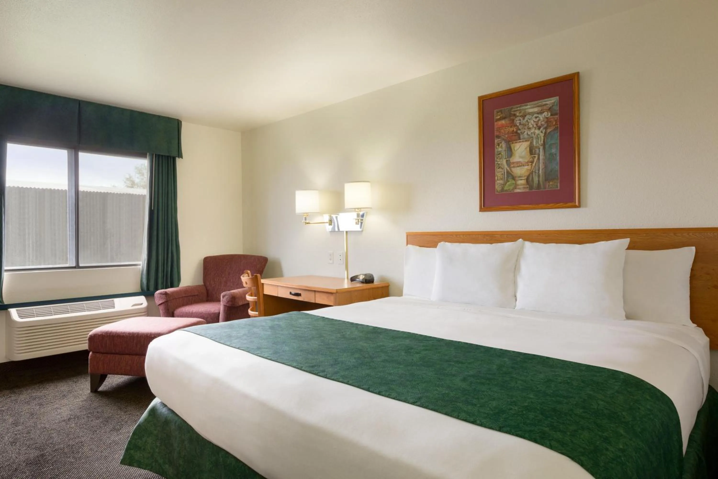 King Room - Non-Smoking in Travelodge by Wyndham Alpine