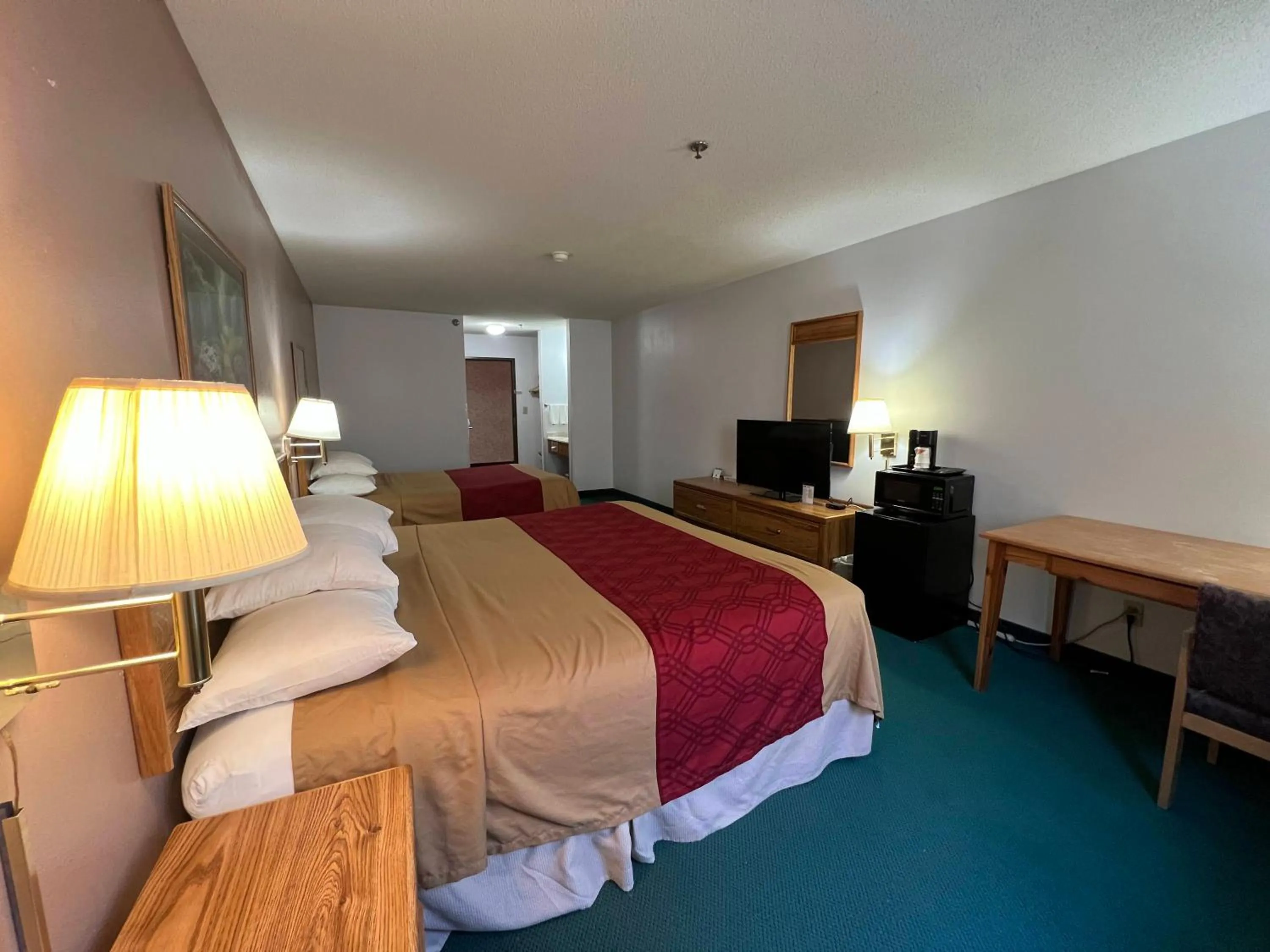 Family Suite - Non Smoking in Rodeway Inn