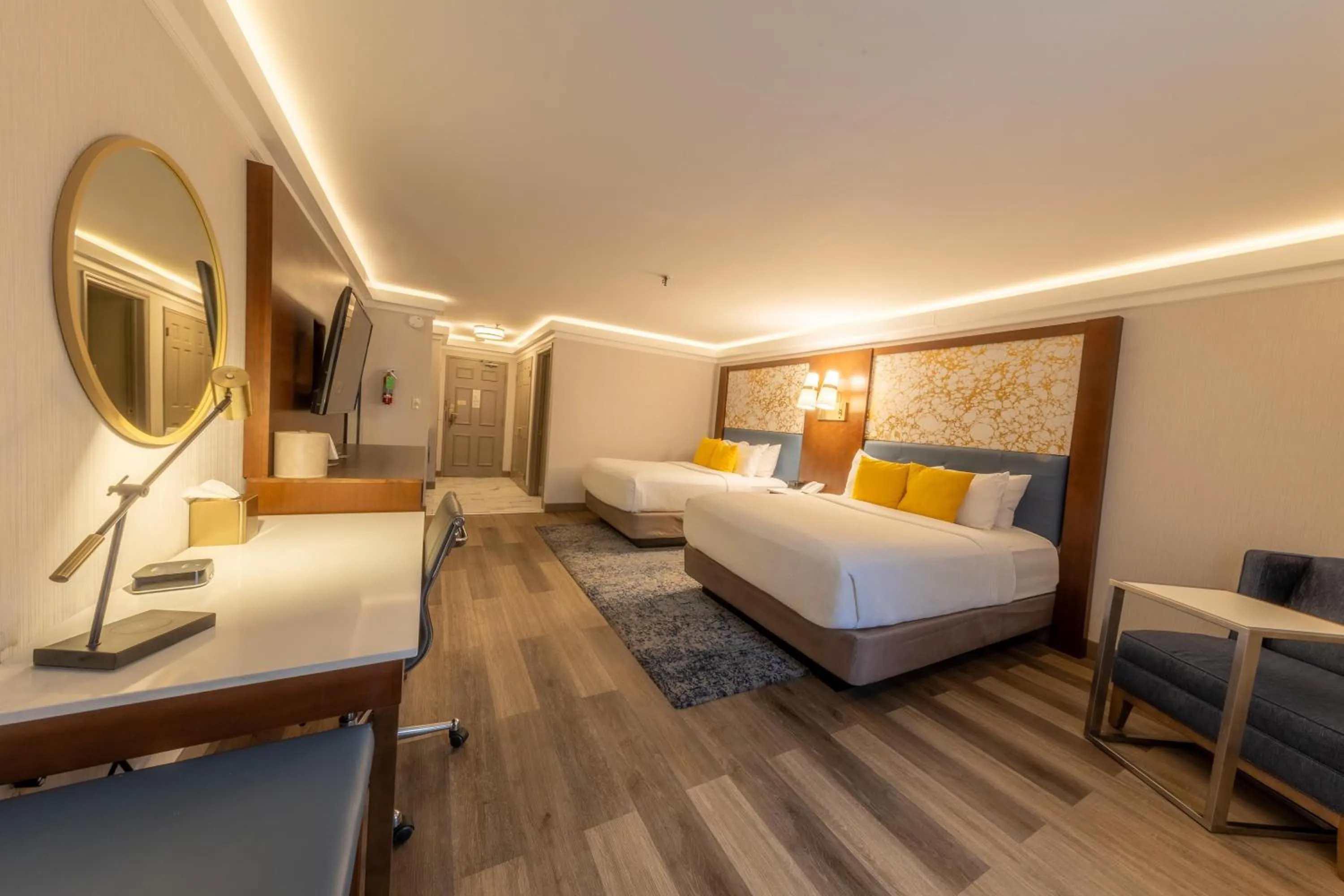 Queen Suite with Two Queen Beds in The Westfield Inn, BW Signature Collection