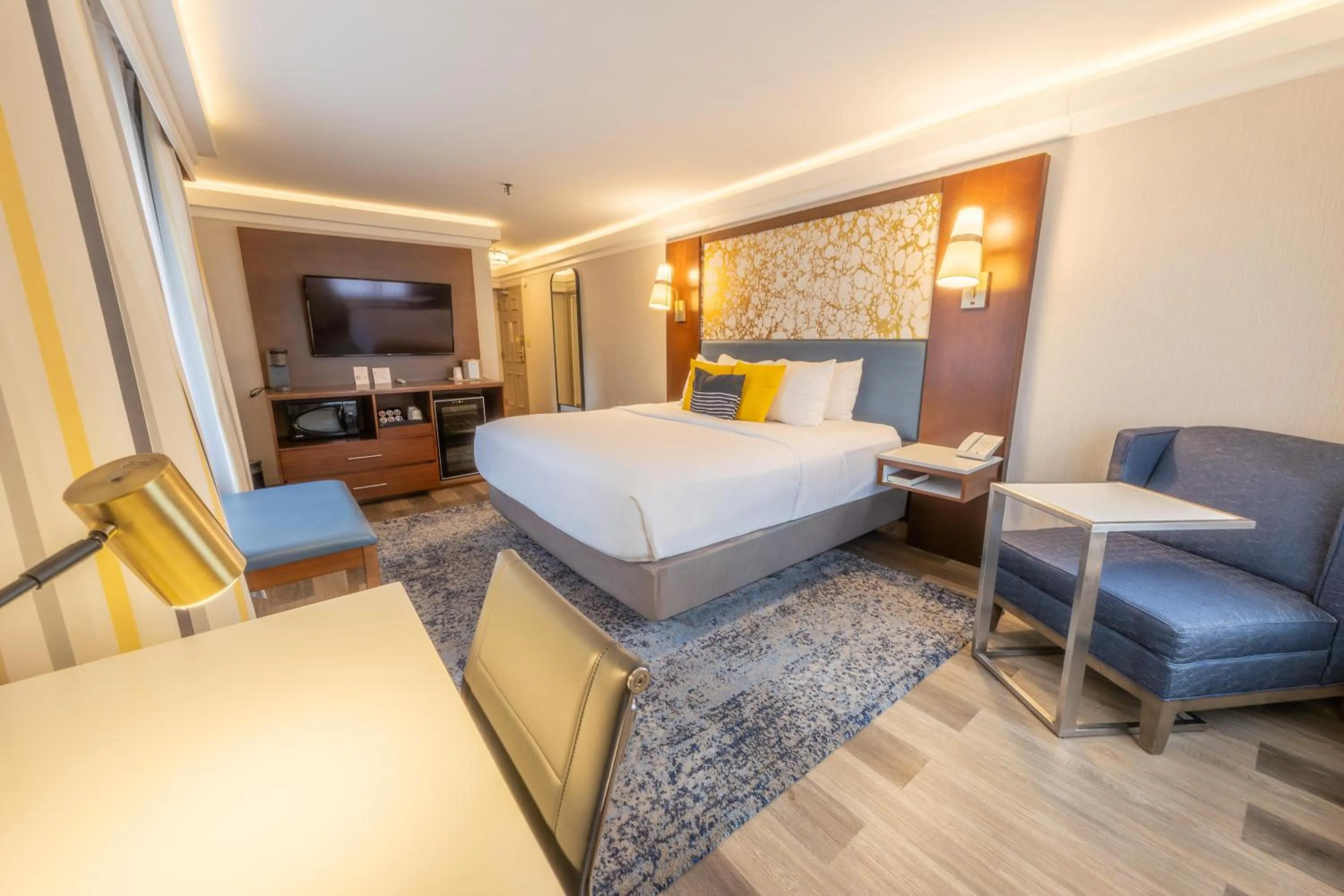 King Room in The Westfield Inn, BW Signature Collection