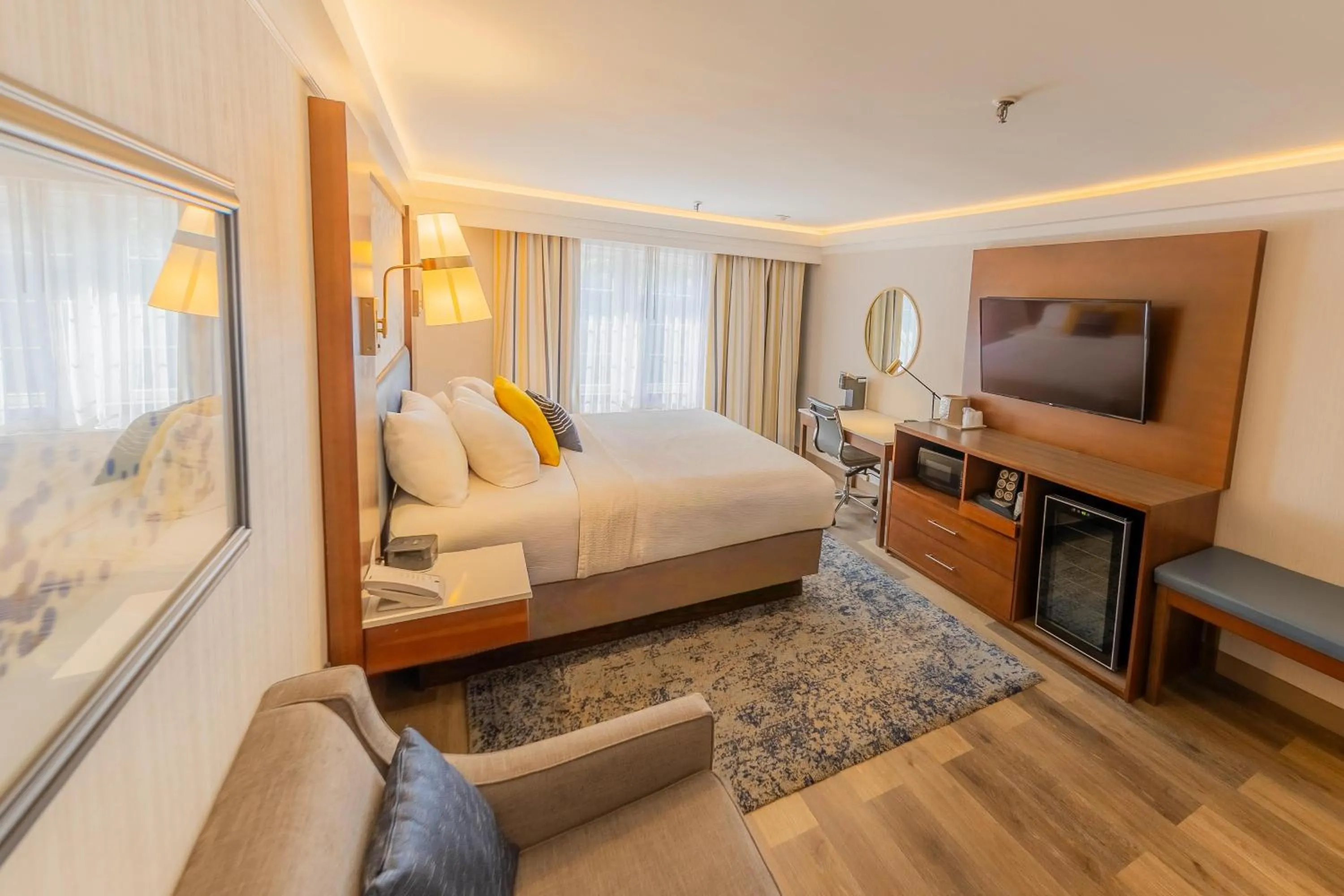 King Room with Sofa Bed - Non-Smoking in The Westfield Inn, BW Signature Collection