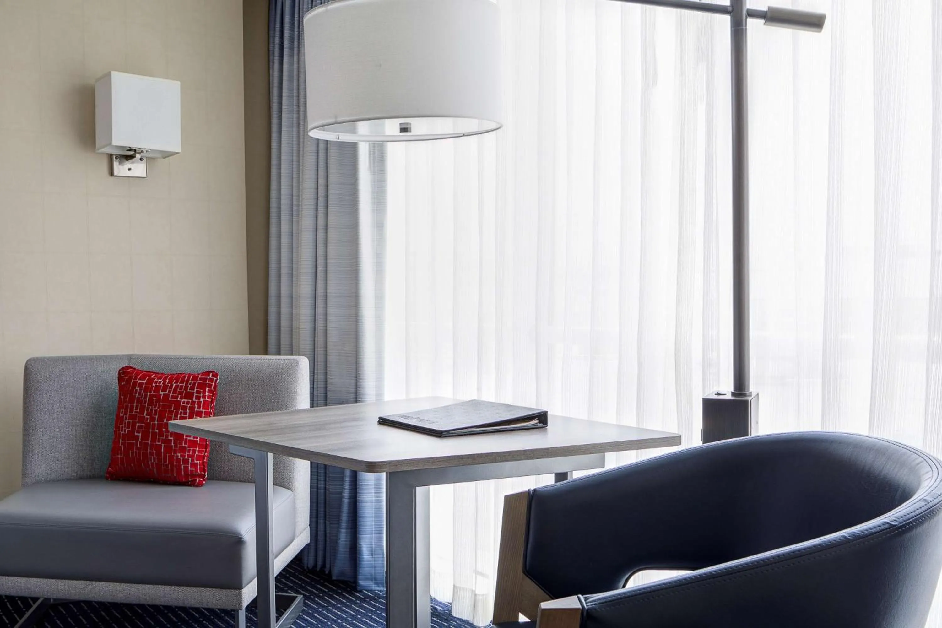 Queen Room with Harbor View in Hyatt Regency Baltimore