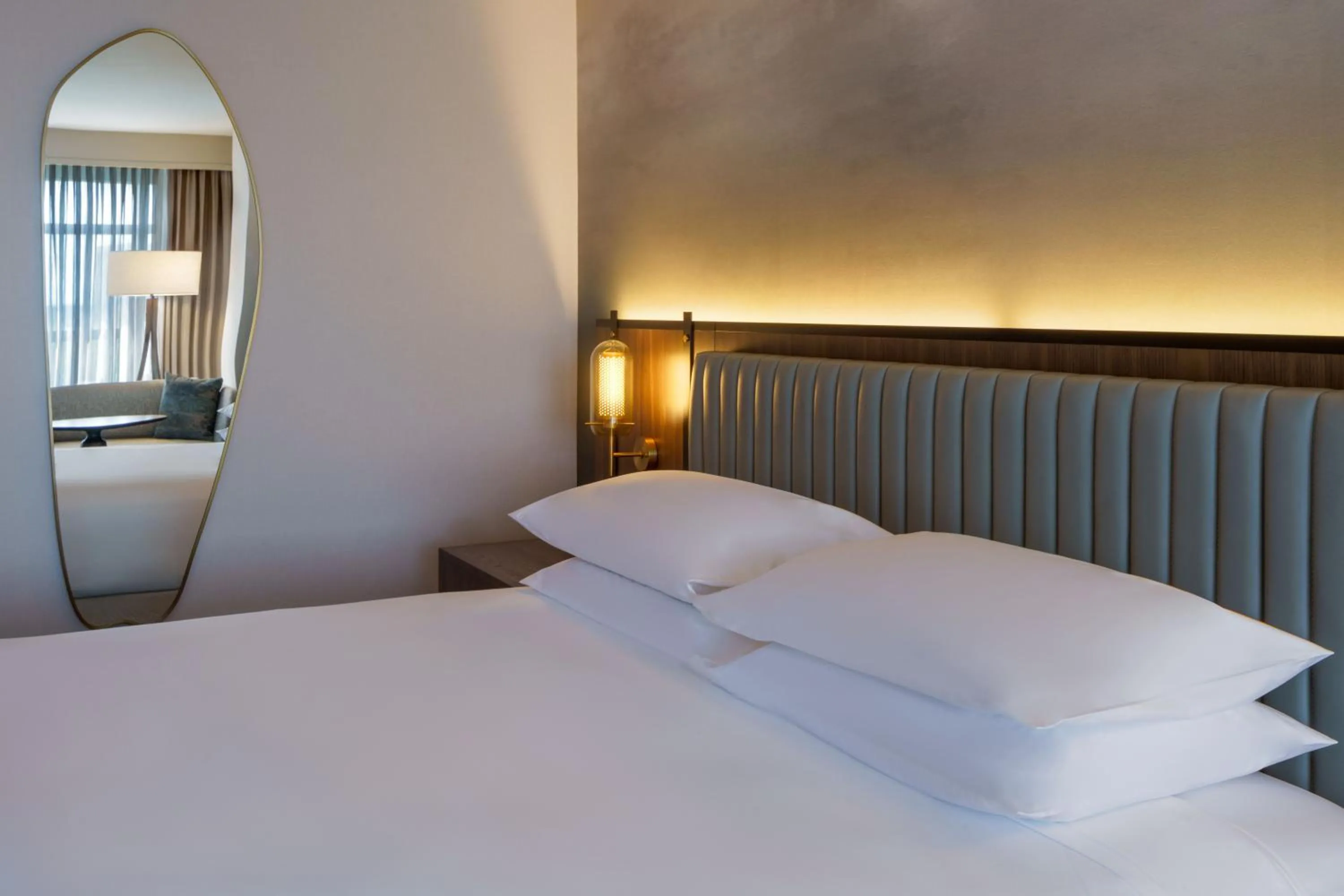 King Room with Sofa Bed and Club Access in Hyatt Regency Reston