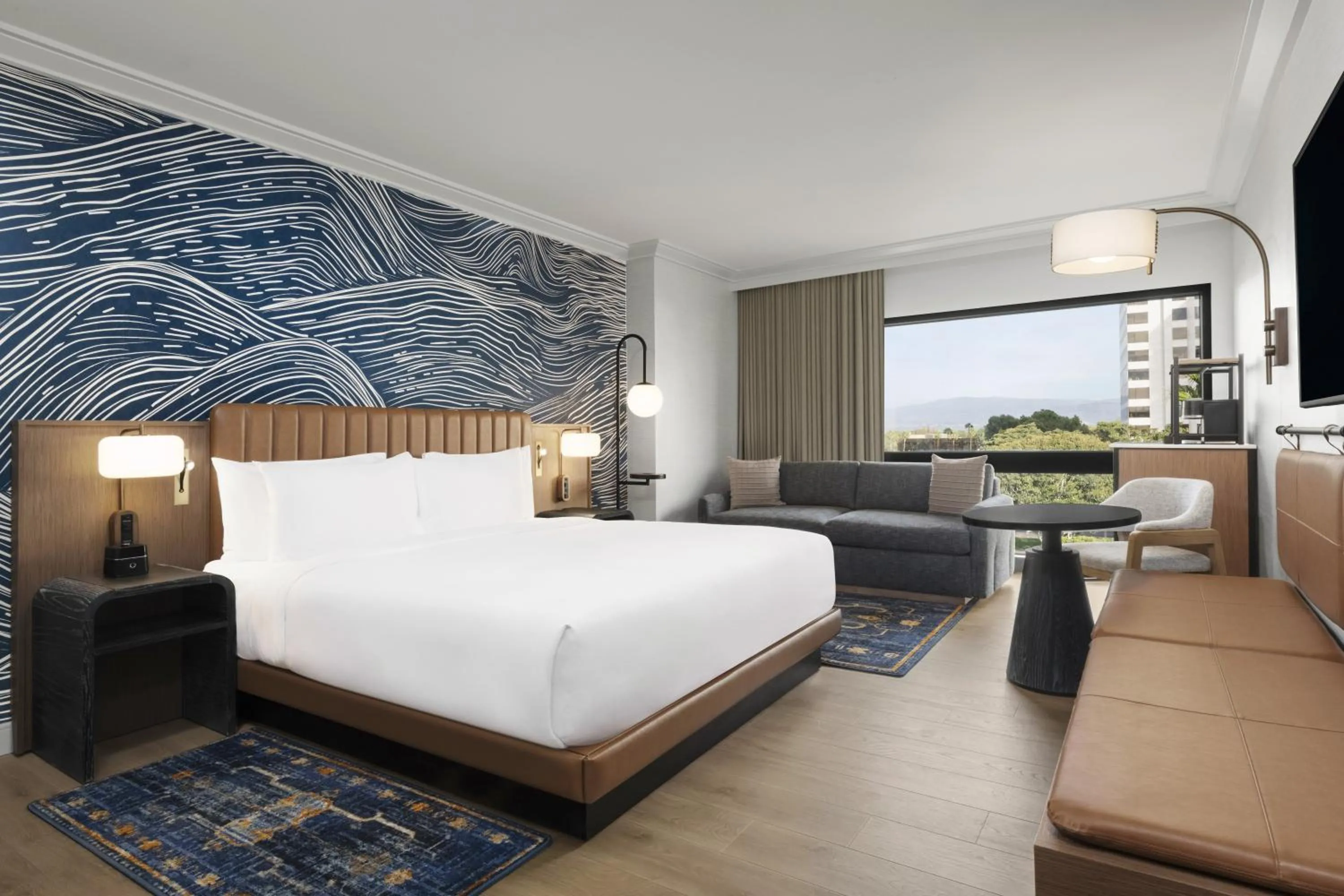 King Room with Sofa Bed - Club Access in Hyatt Regency Irvine