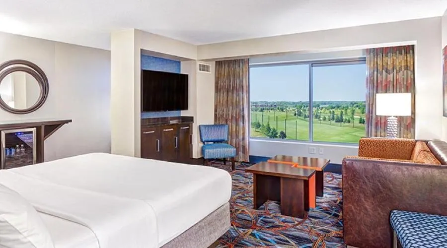 Junior Suite - Non-Smoking in Mystic Lake Casino Hotel