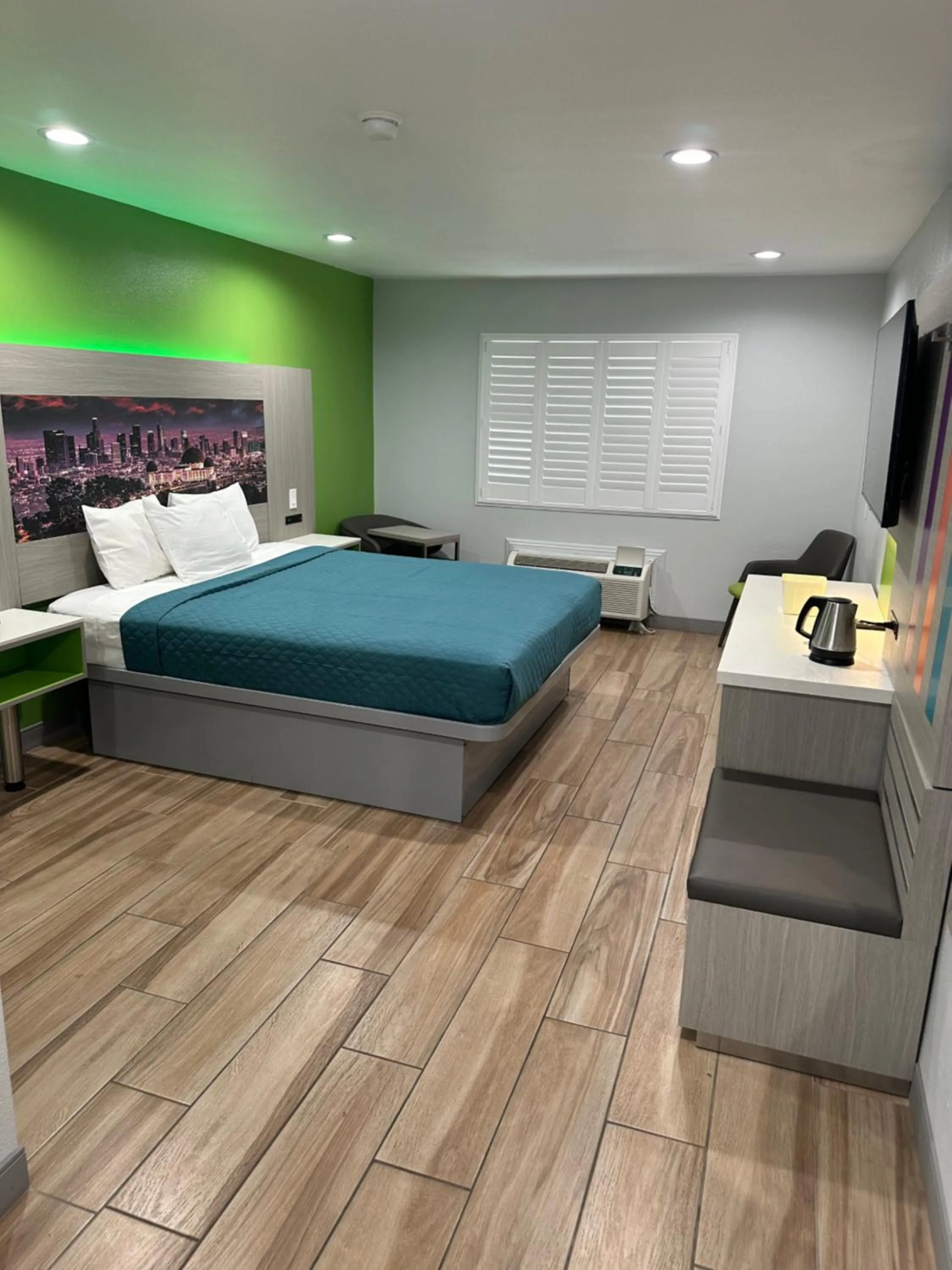 King Room - Non-Smoking in Garden Inn San Gabriel