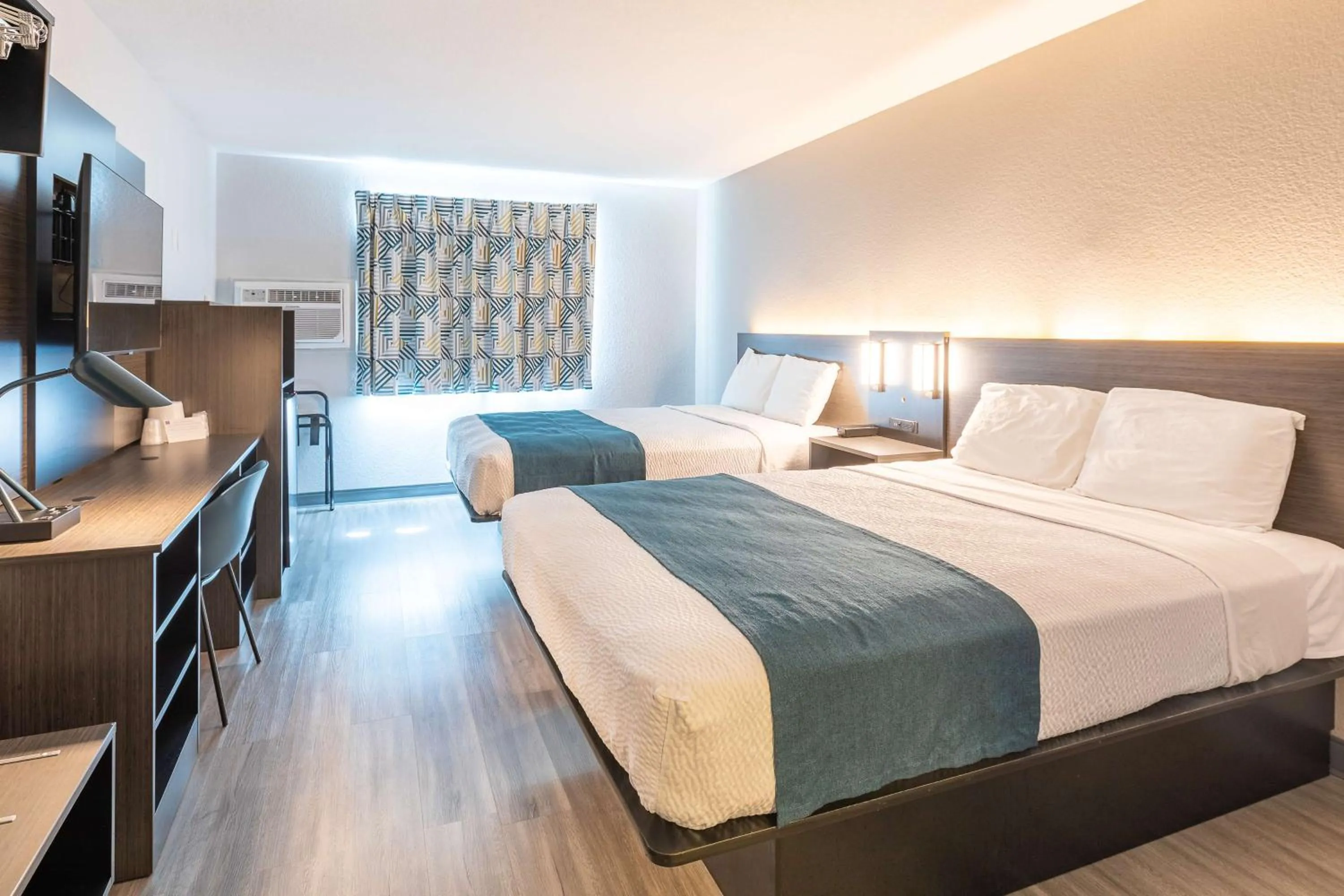 Quadruple Room - single occupancy - Non-Smoking in Motel 6-Fort Lupton, CO