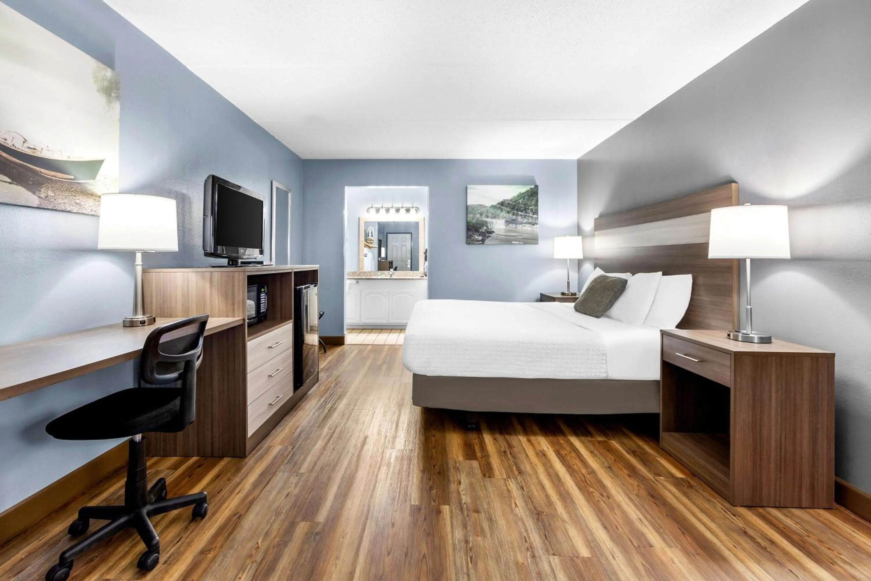 King Room with Sofa Bed - Non-Smoking in Quality Inn