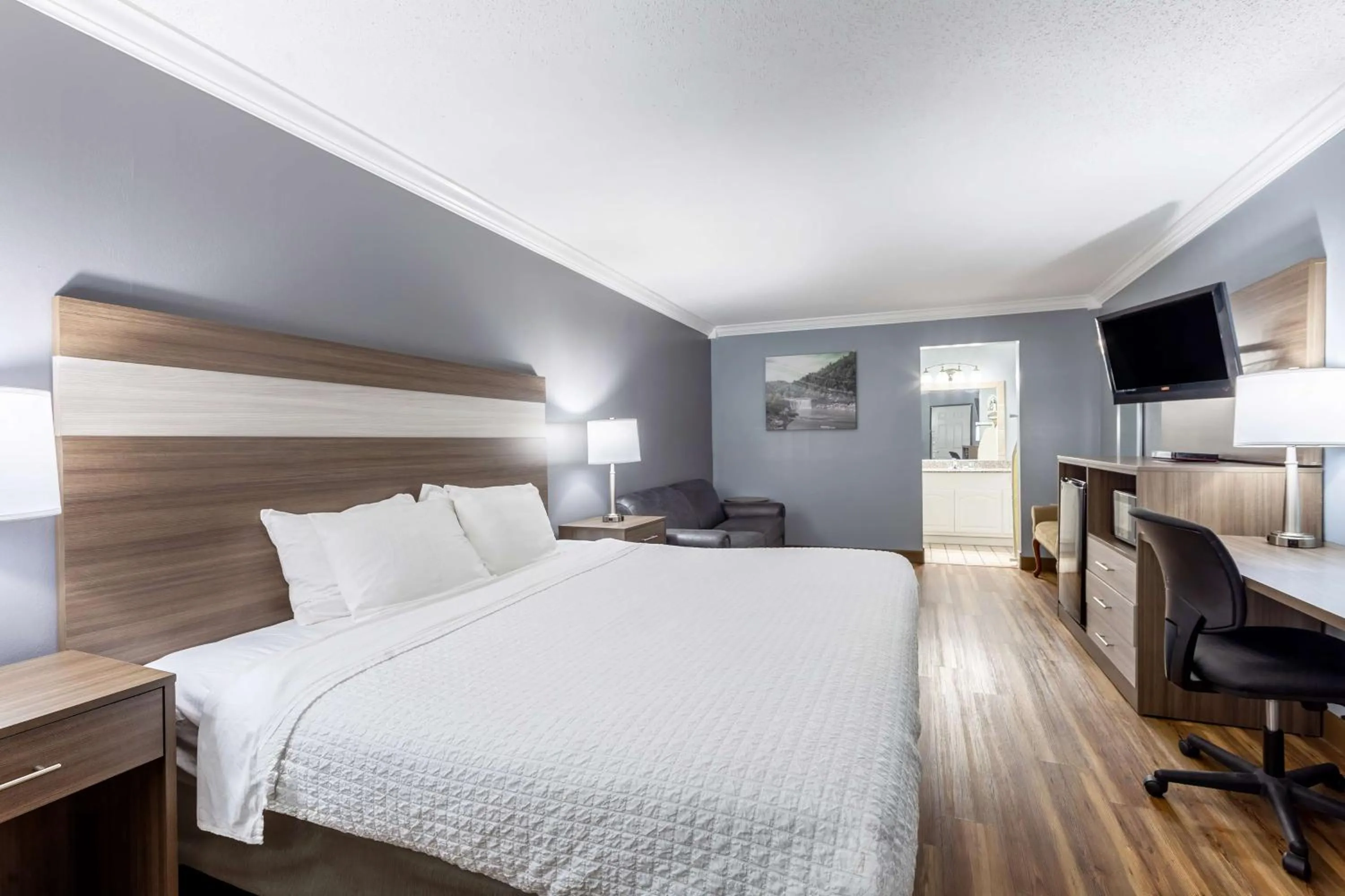 King Room with Sofa Bed - Non-Smoking in Quality Inn