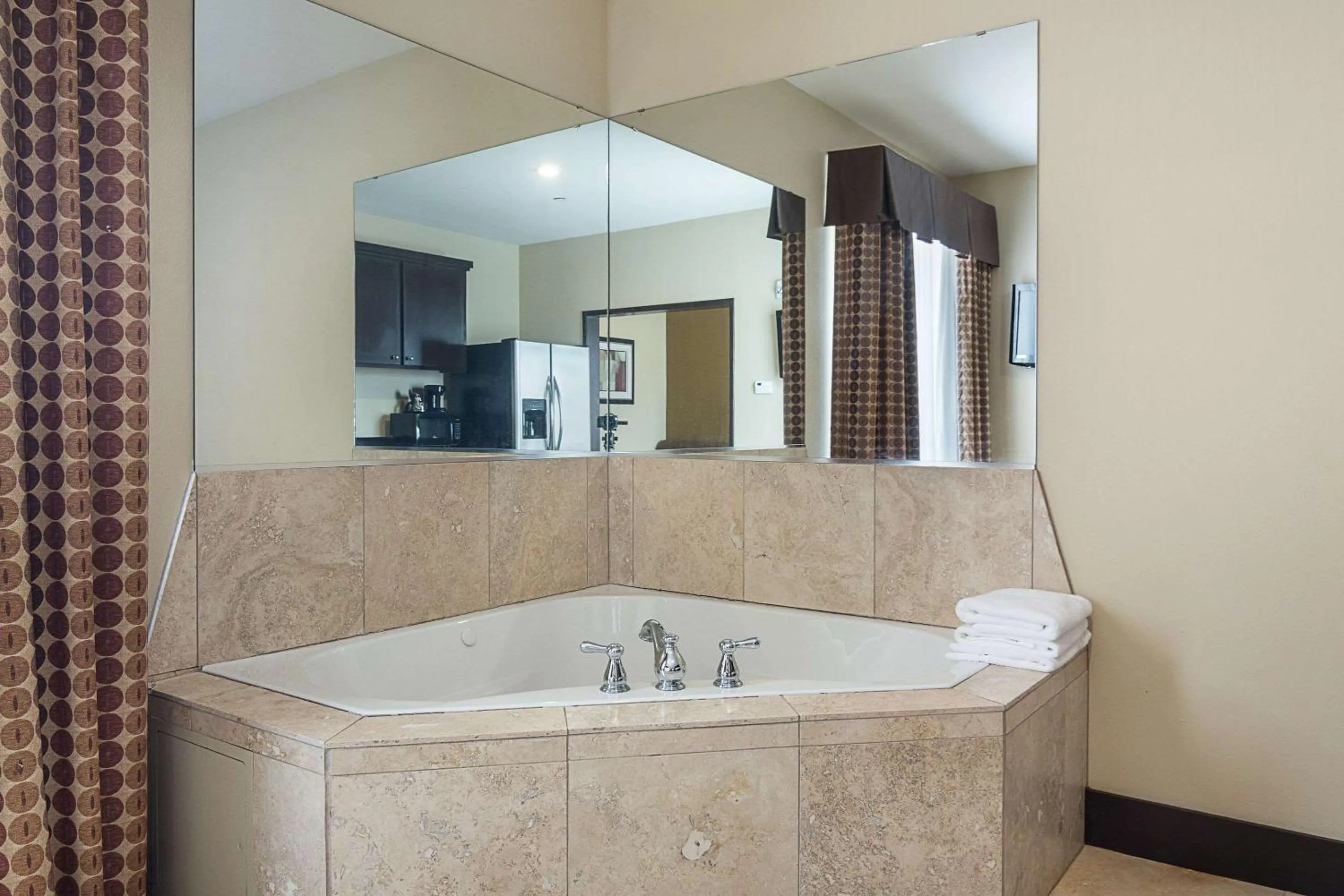 King Room - Non-Smoking in Rodeway Inn & Suites Winnfield