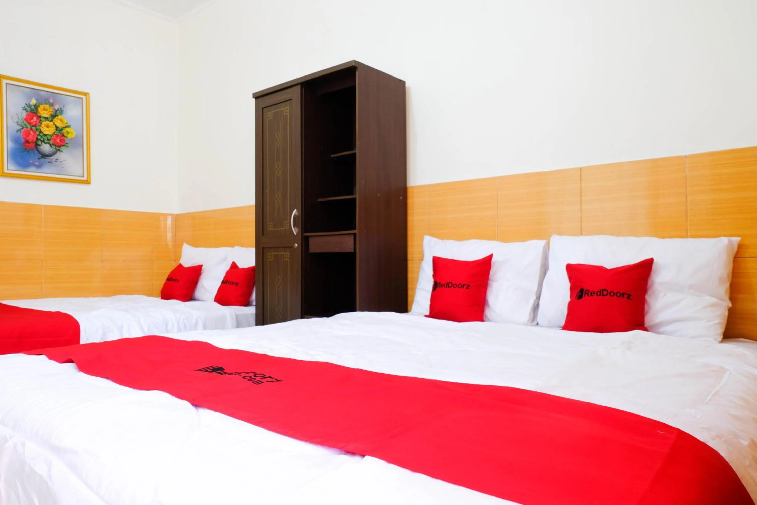 Family Room in RedDoorz near STAB Syailendra Kopeng