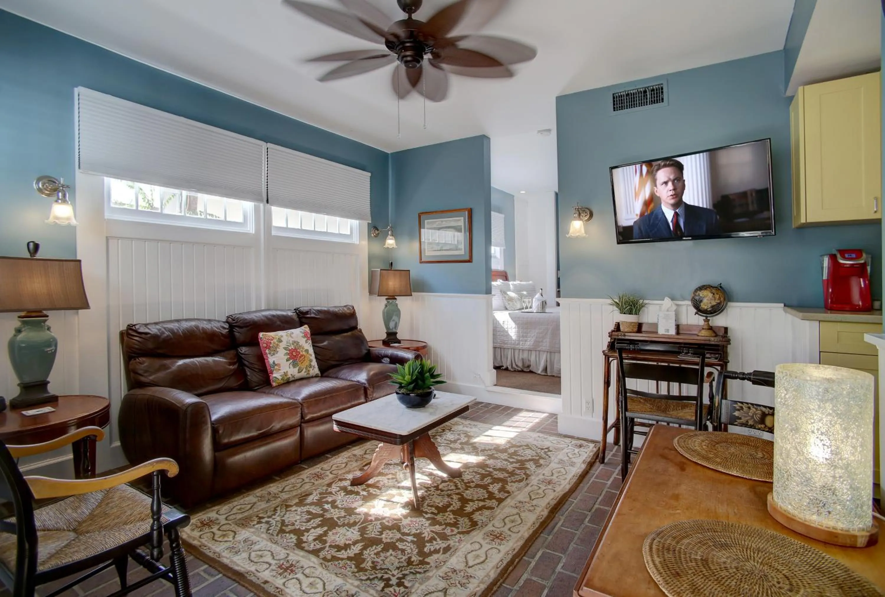 One-Bedroom Suite - Wisteria Cottage Suite in Azalea Inn and Villas
