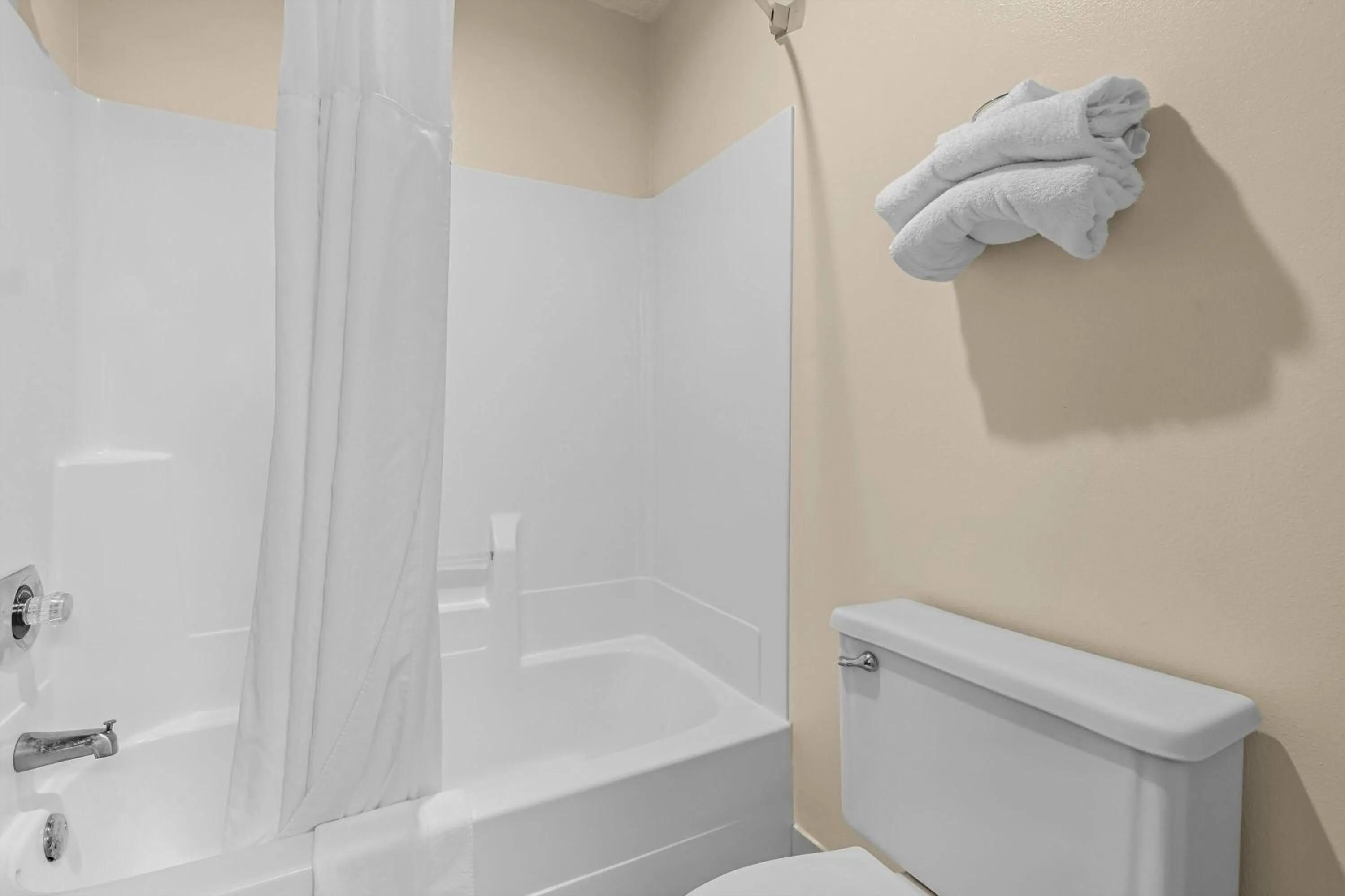 Queen Room - Non-Smoking in Super 8 by Wyndham Watertown WI