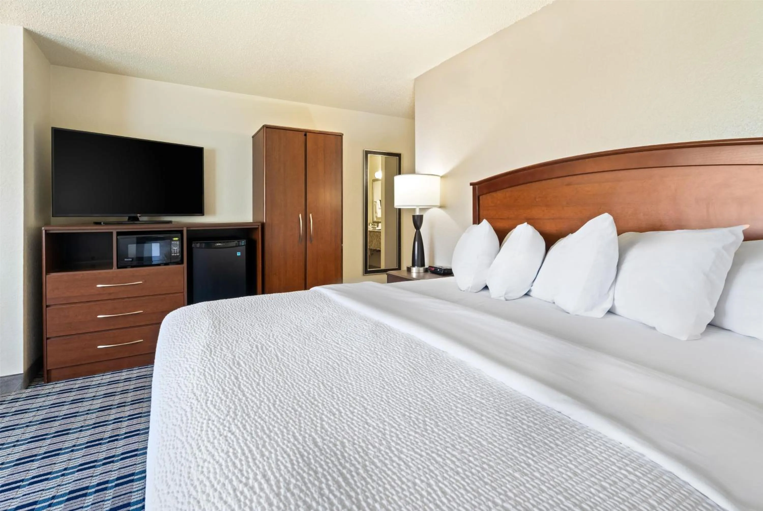 King Room - Non-Smoking in AmericInn by Wyndham Dickinson