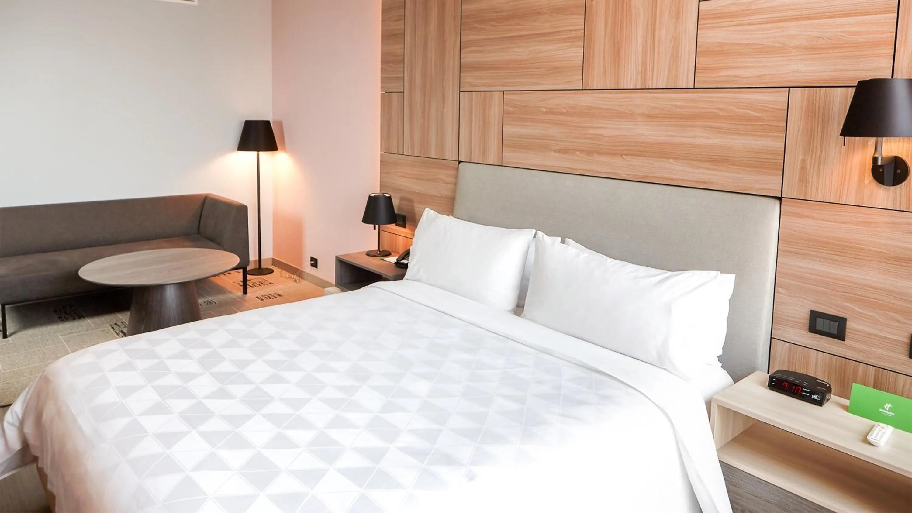 Premium King Room with City View in Holiday Inn - Lima Miraflores by IHG