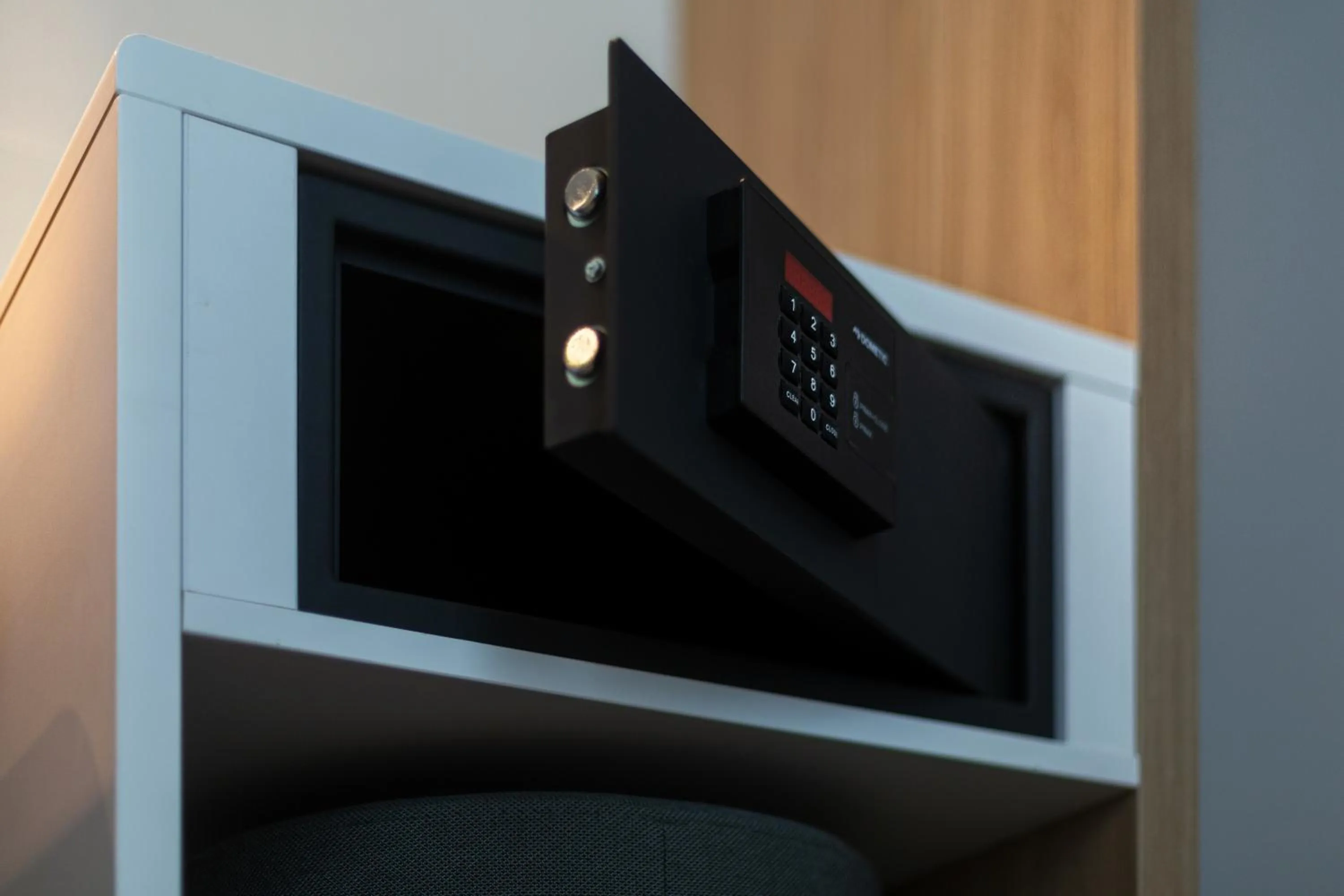 Standard Twin Room with Courtyard View - Top Floor in Holiday Inn Express - Erlangen by IHG