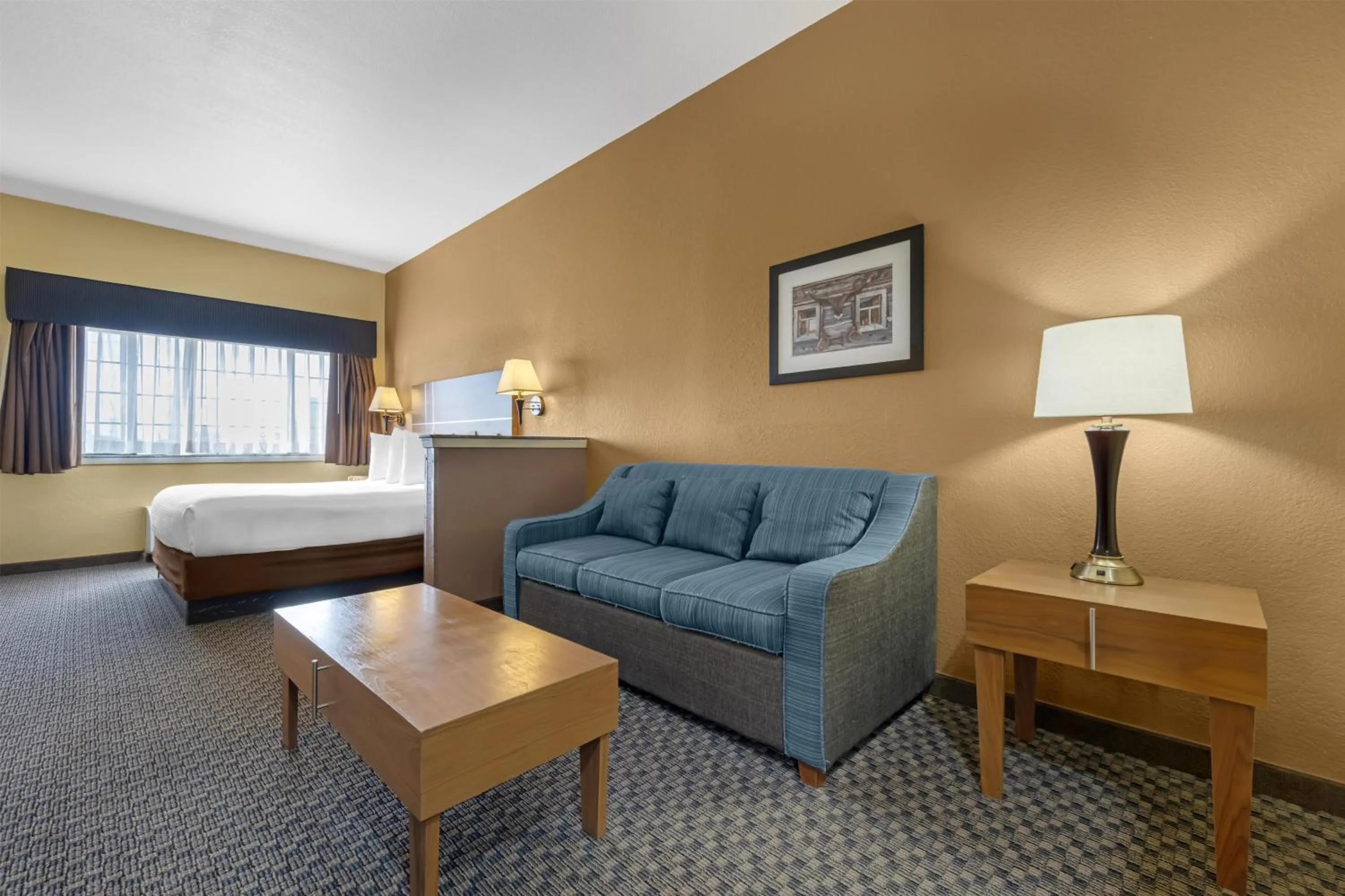 Large King Room - Non-Smoking in Best Western Plus Shamrock Inn & Suites