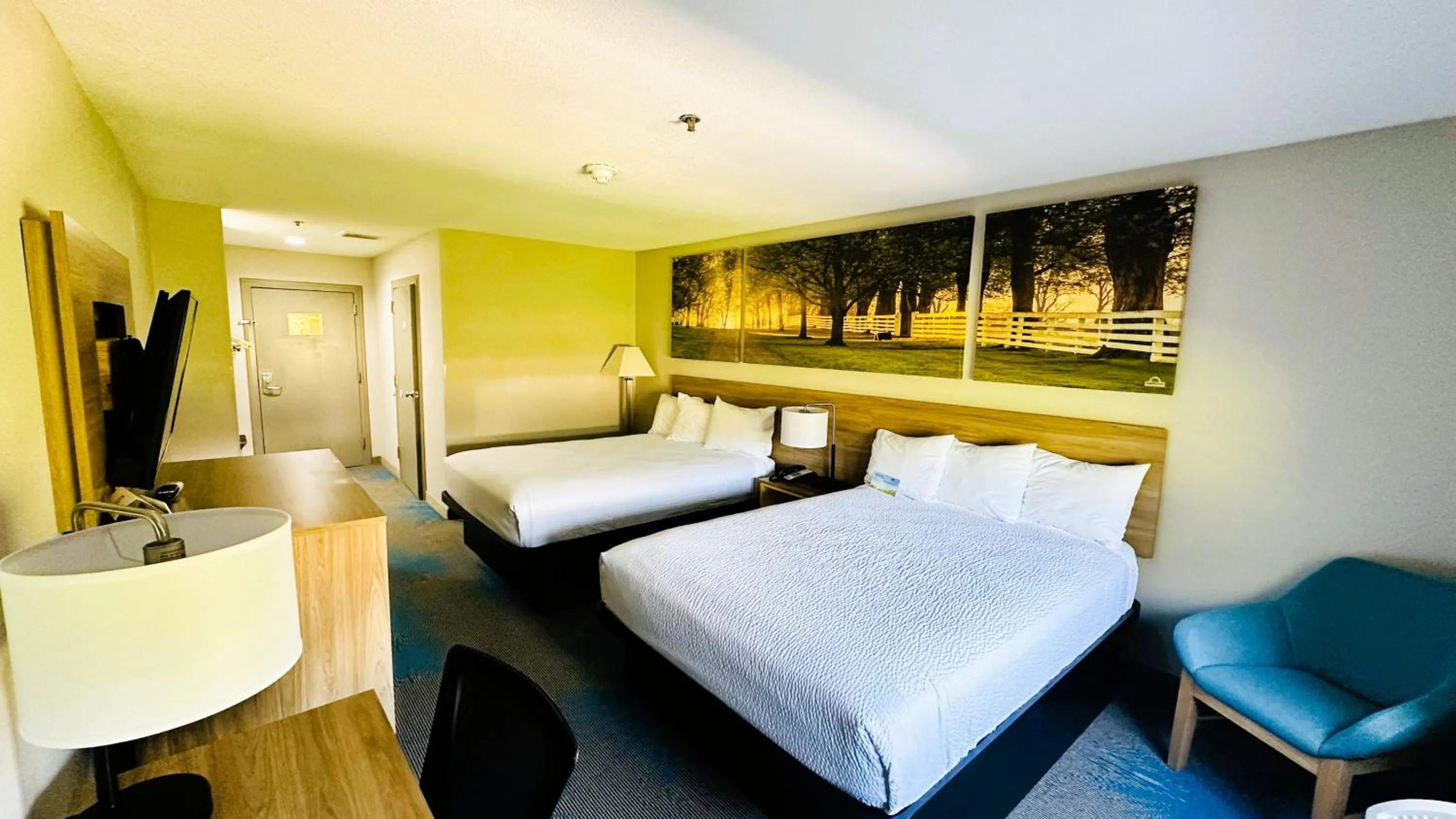 Double Room with Two Double Beds - Mobility Access/Non-Smoking in Days Inn & Suites by Wyndham Wynne