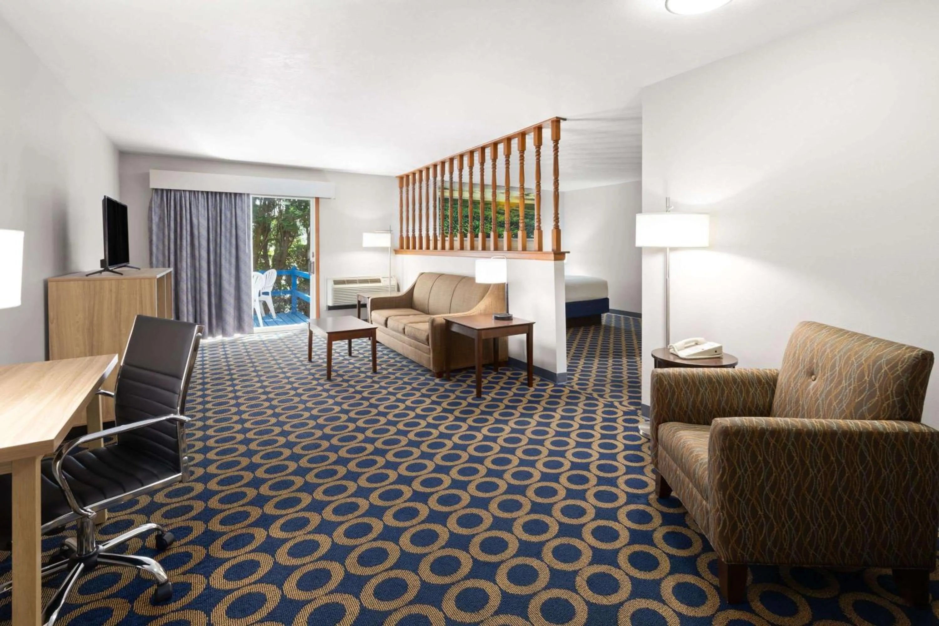 Deluxe King Suite - Non-Smoking in Days Inn by Wyndham Wauseon